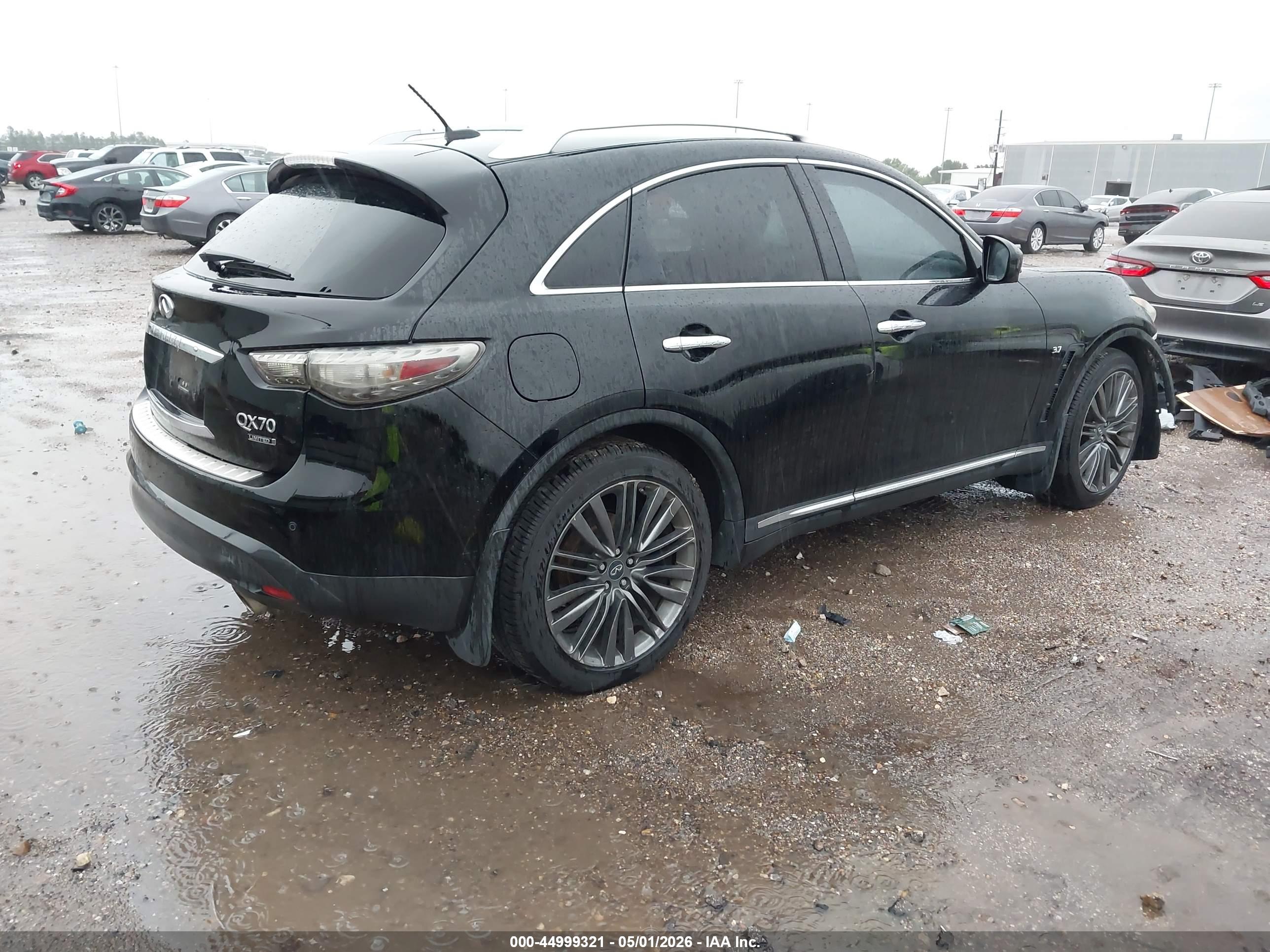 INFINITI QX70 image 4