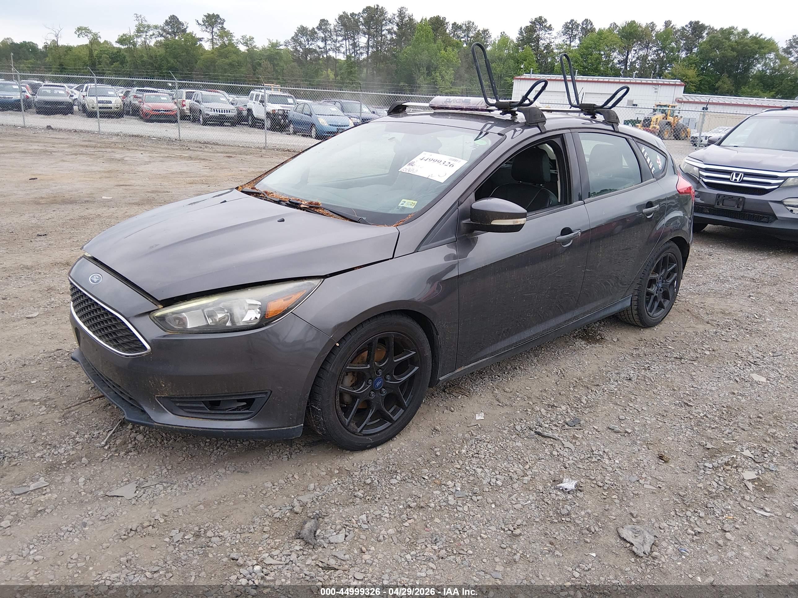FORD FOCUS image 2