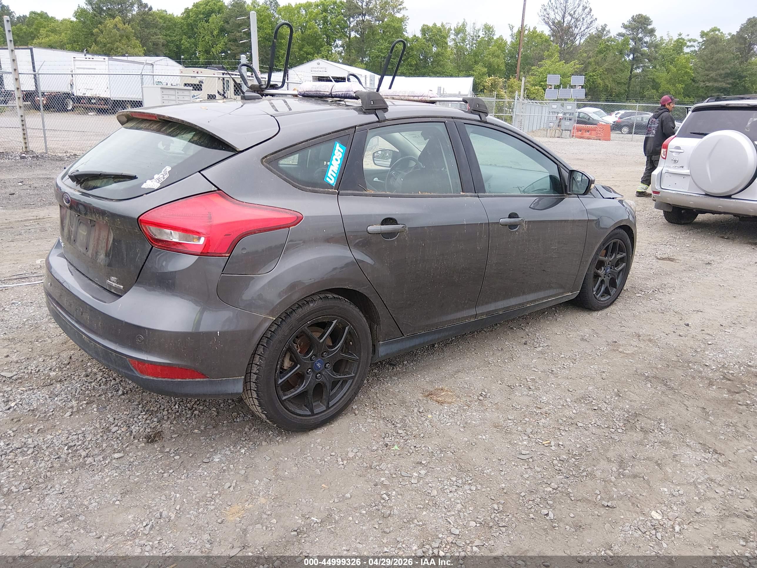 FORD FOCUS image 4