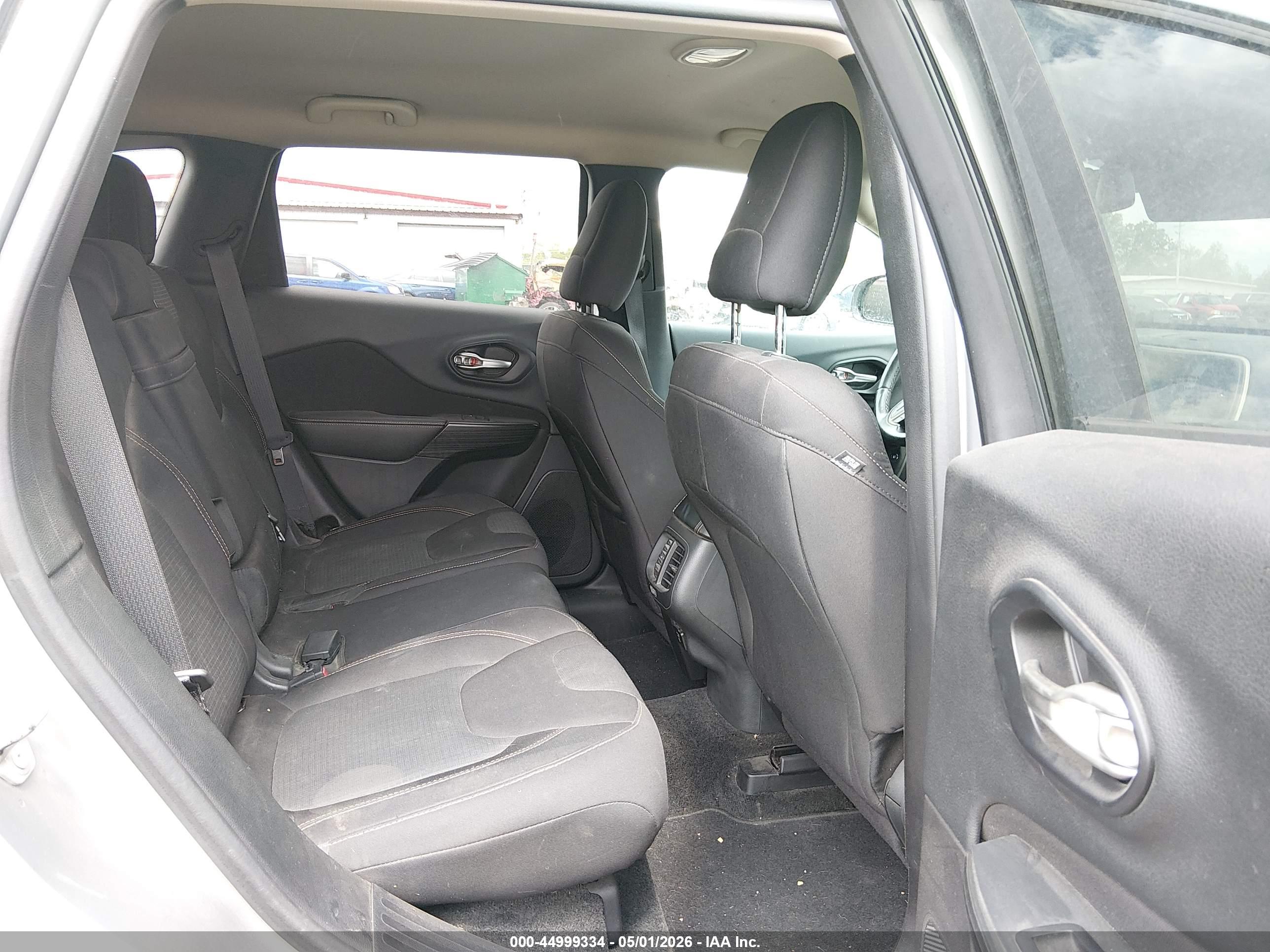 JEEP CHEROKEE image 8