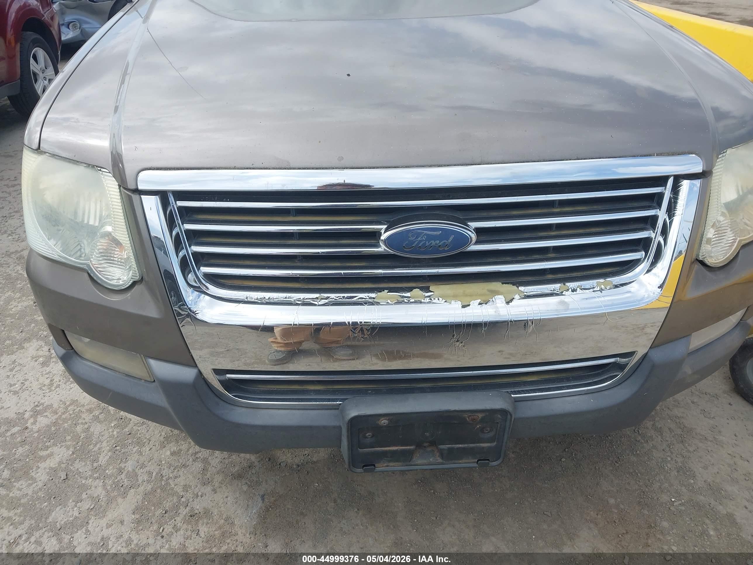 FORD EXPLORER image 6