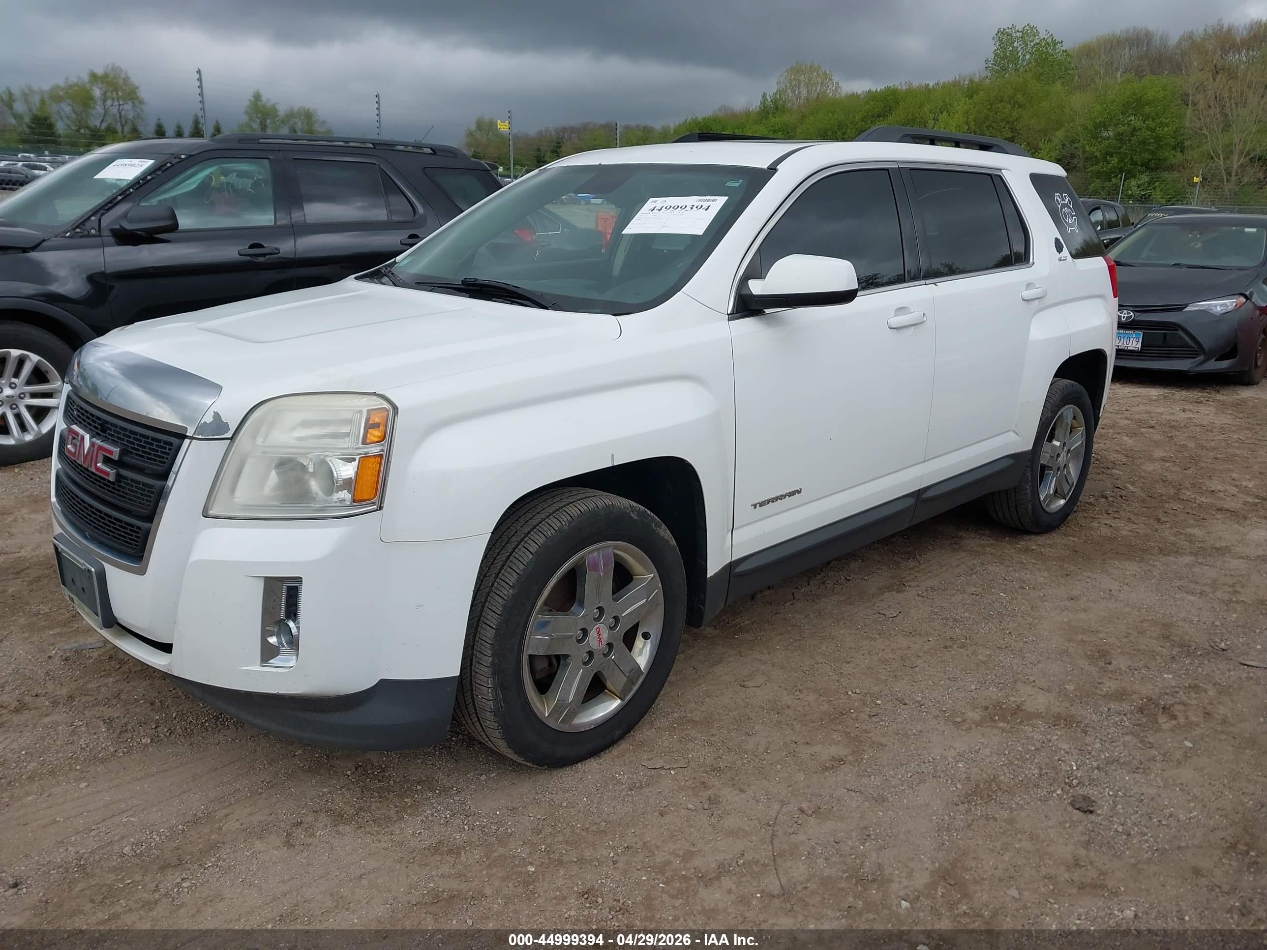 GMC TERRAIN image 2