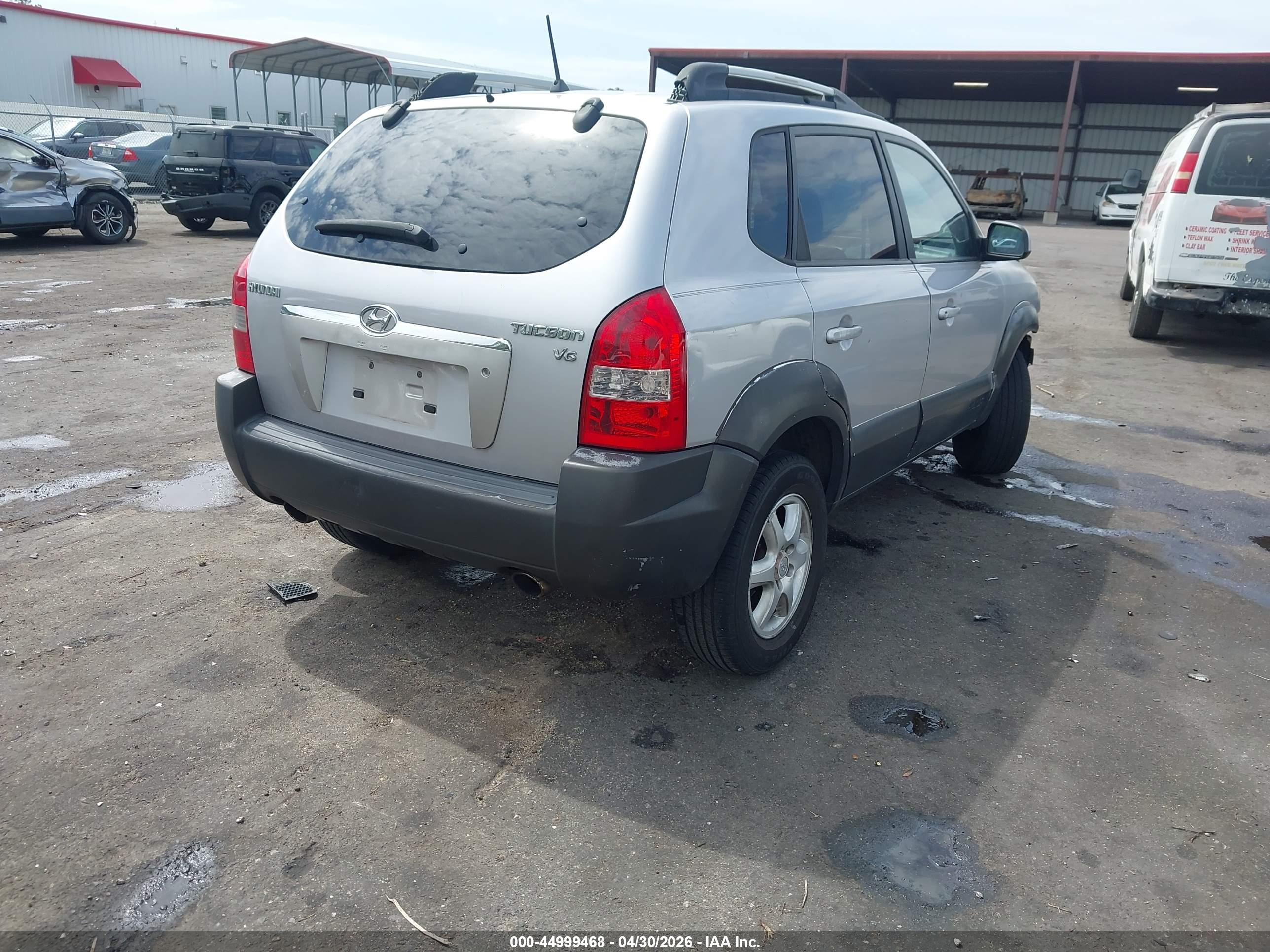 HYUNDAI TUCSON image 4