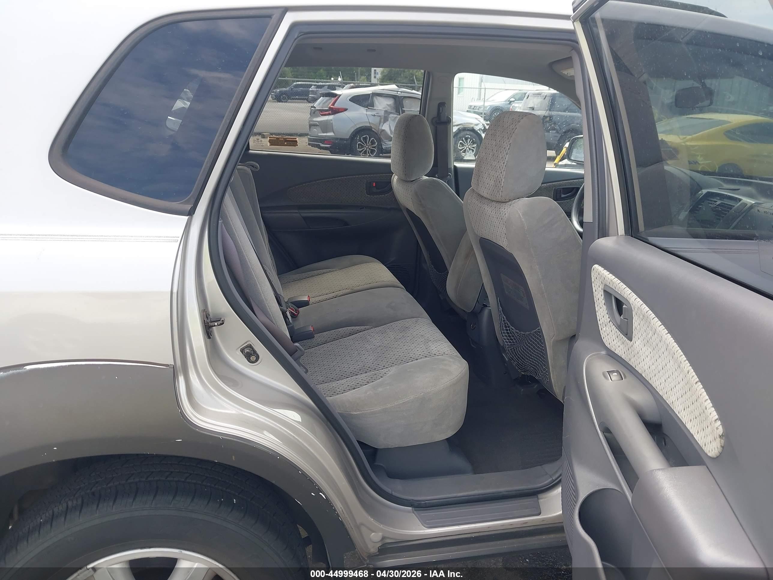 HYUNDAI TUCSON image 8