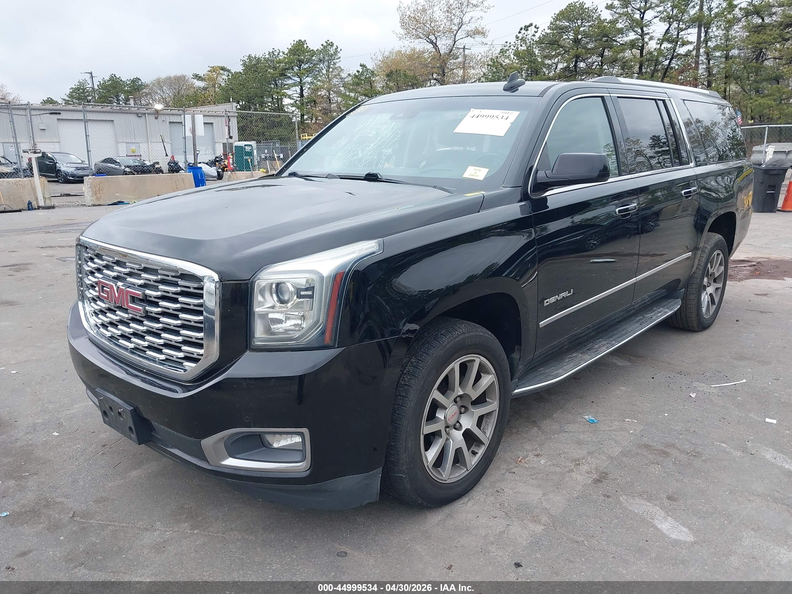 GMC YUKON image 2