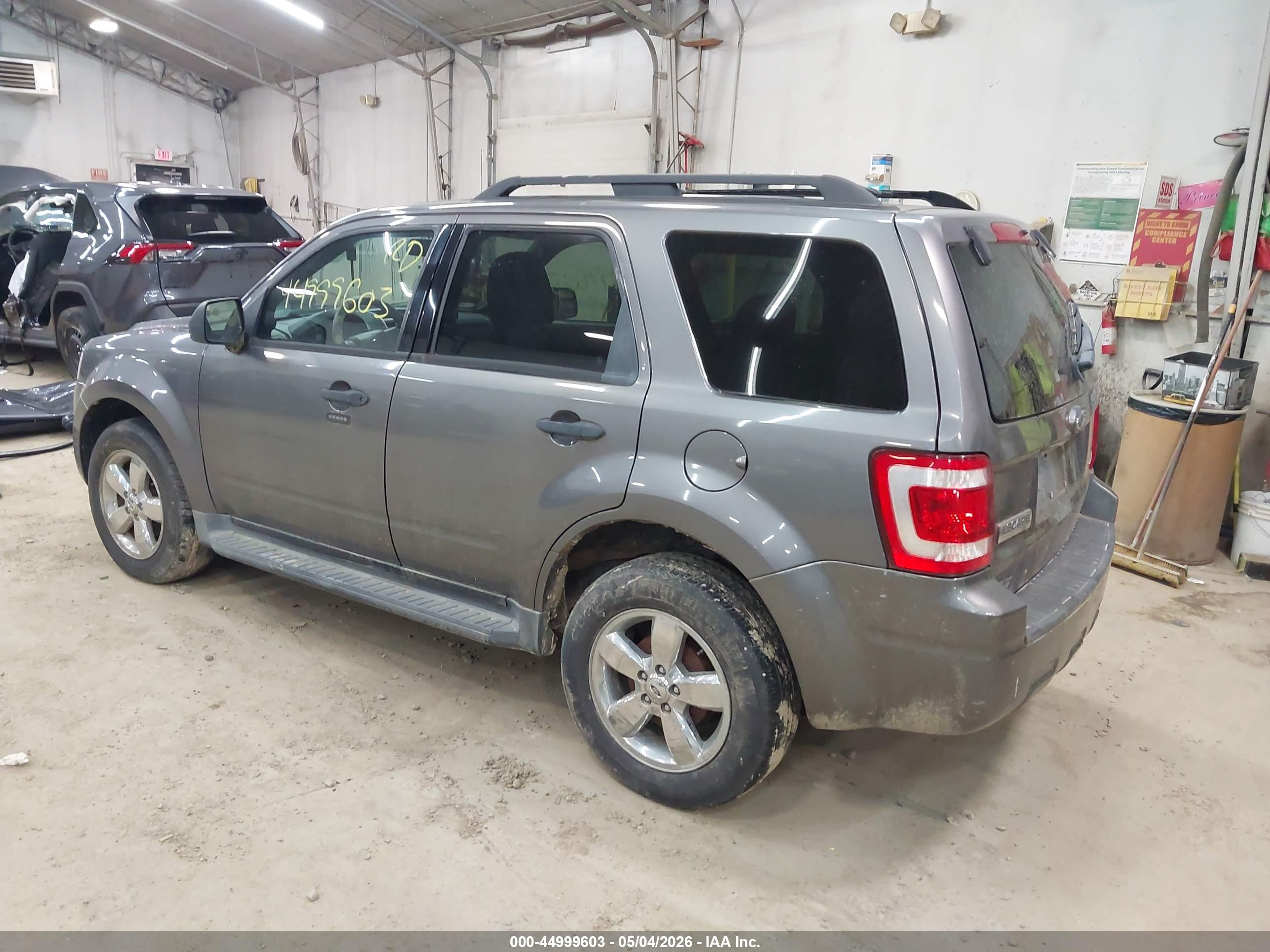 FORD ESCAPE image 3