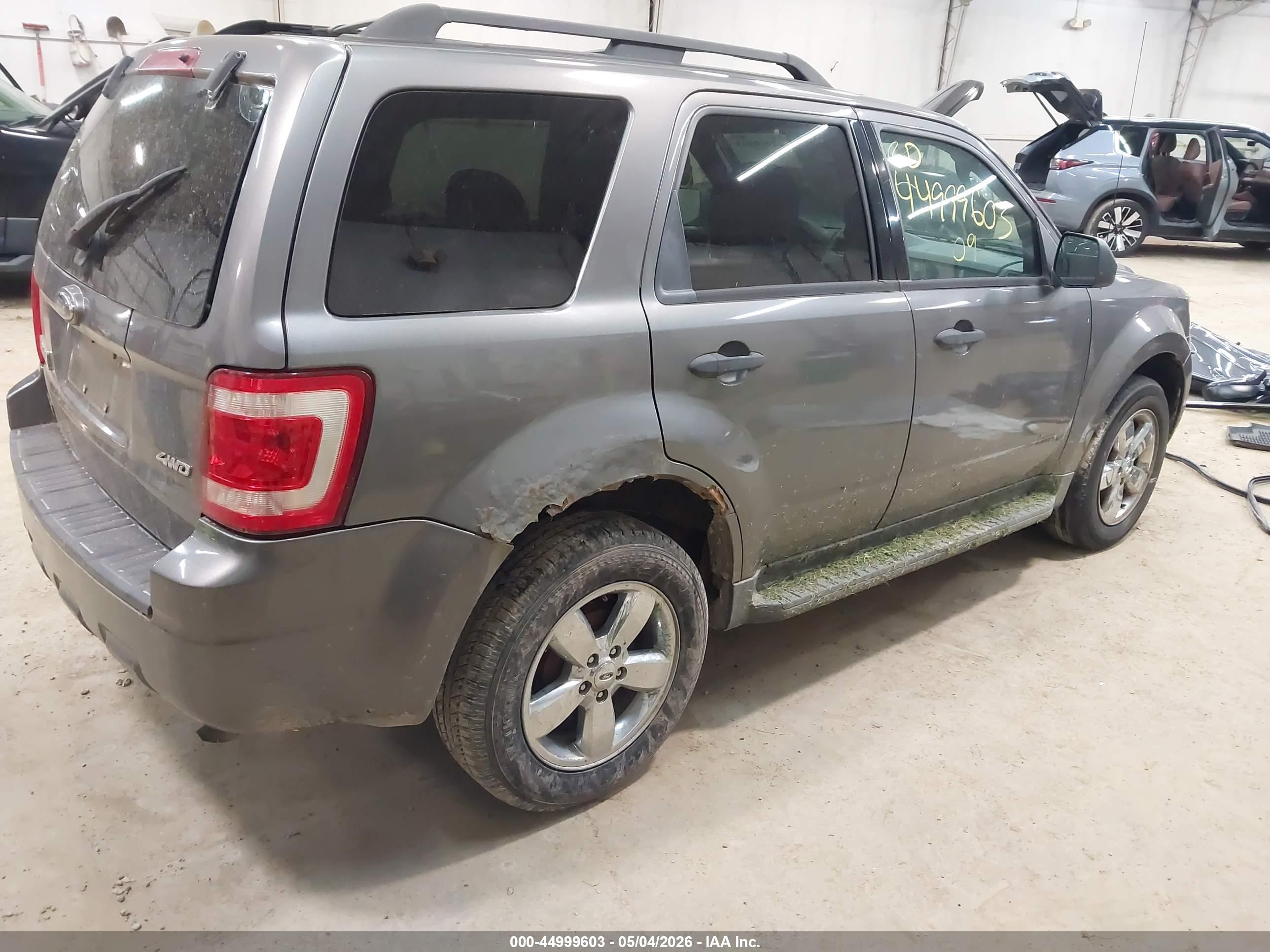 FORD ESCAPE image 4