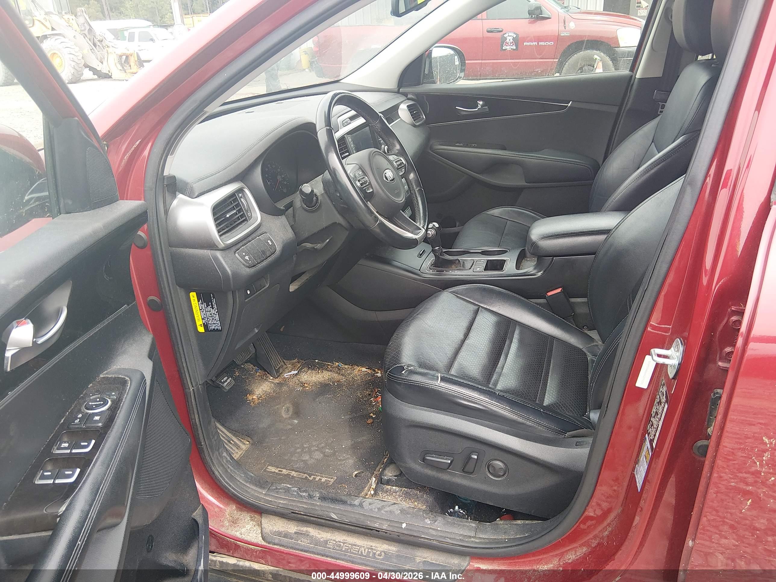 KIA SORENTO image 5