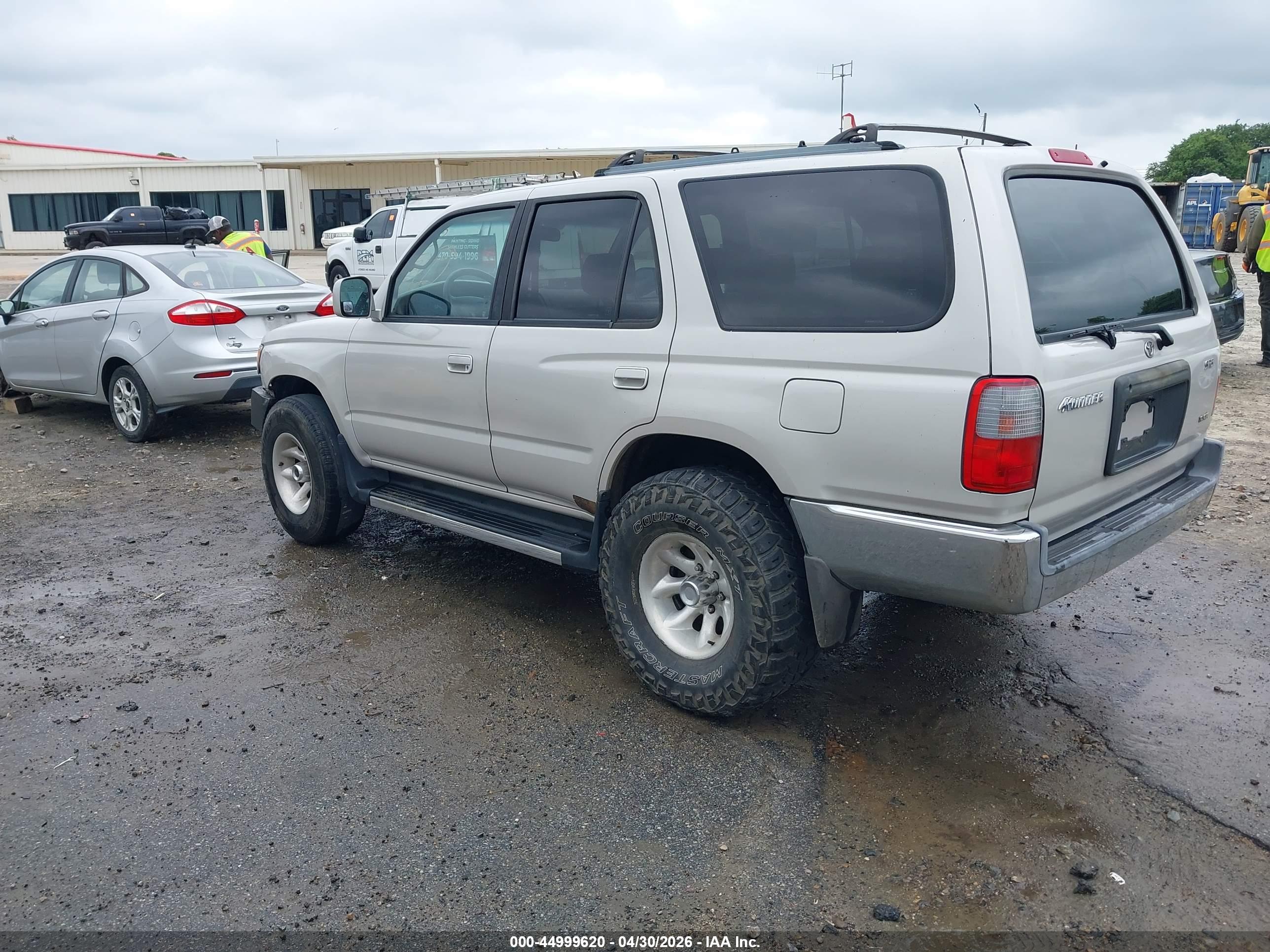 TOYOTA 4RUNNER image 3