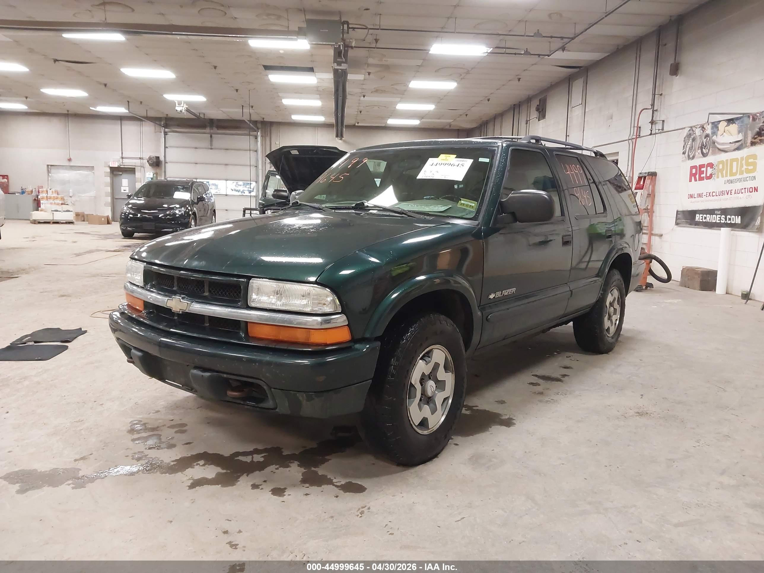 CHEVROLET BLAZER image 2