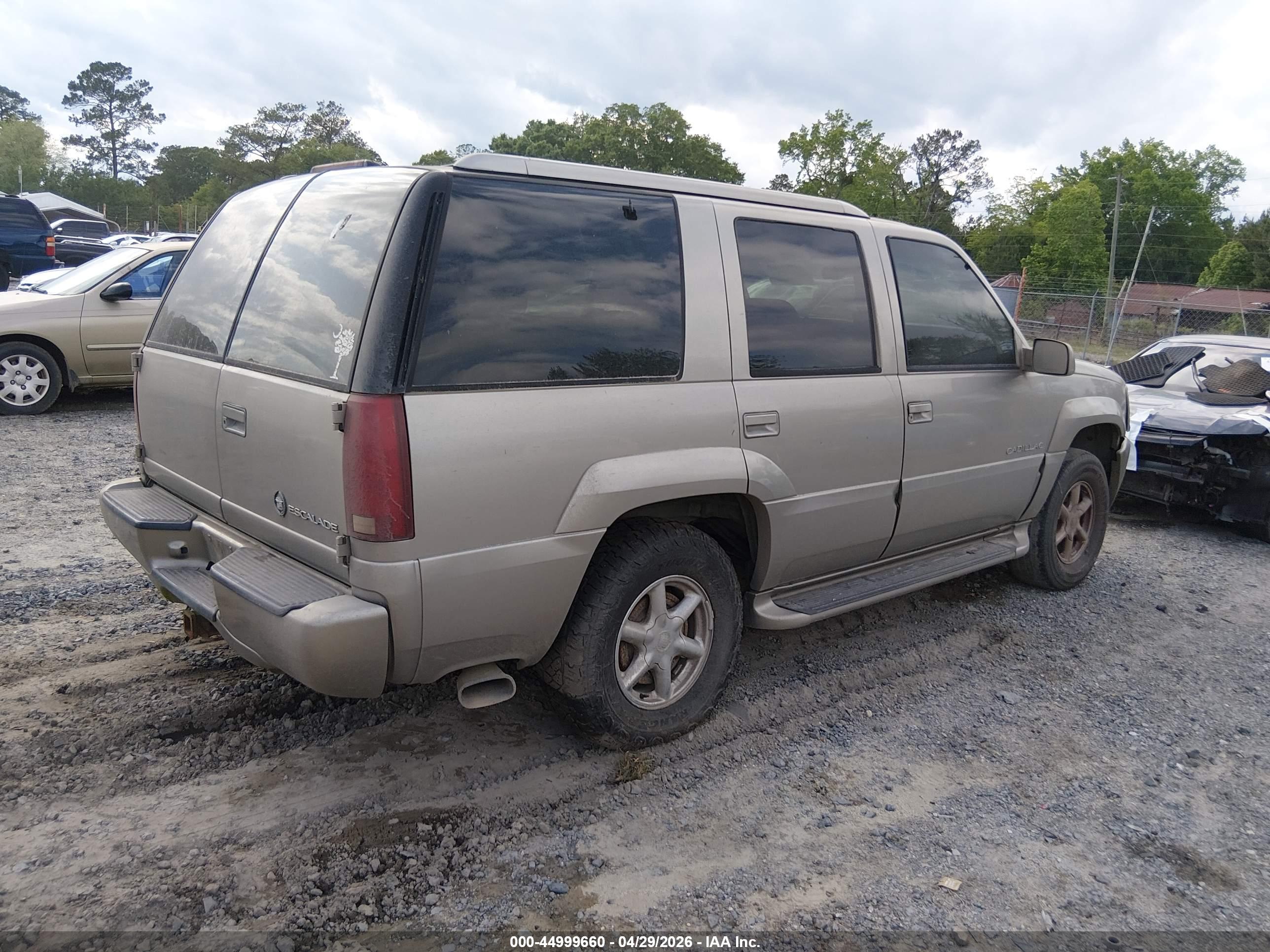 CADILLAC ESCALADE image 4