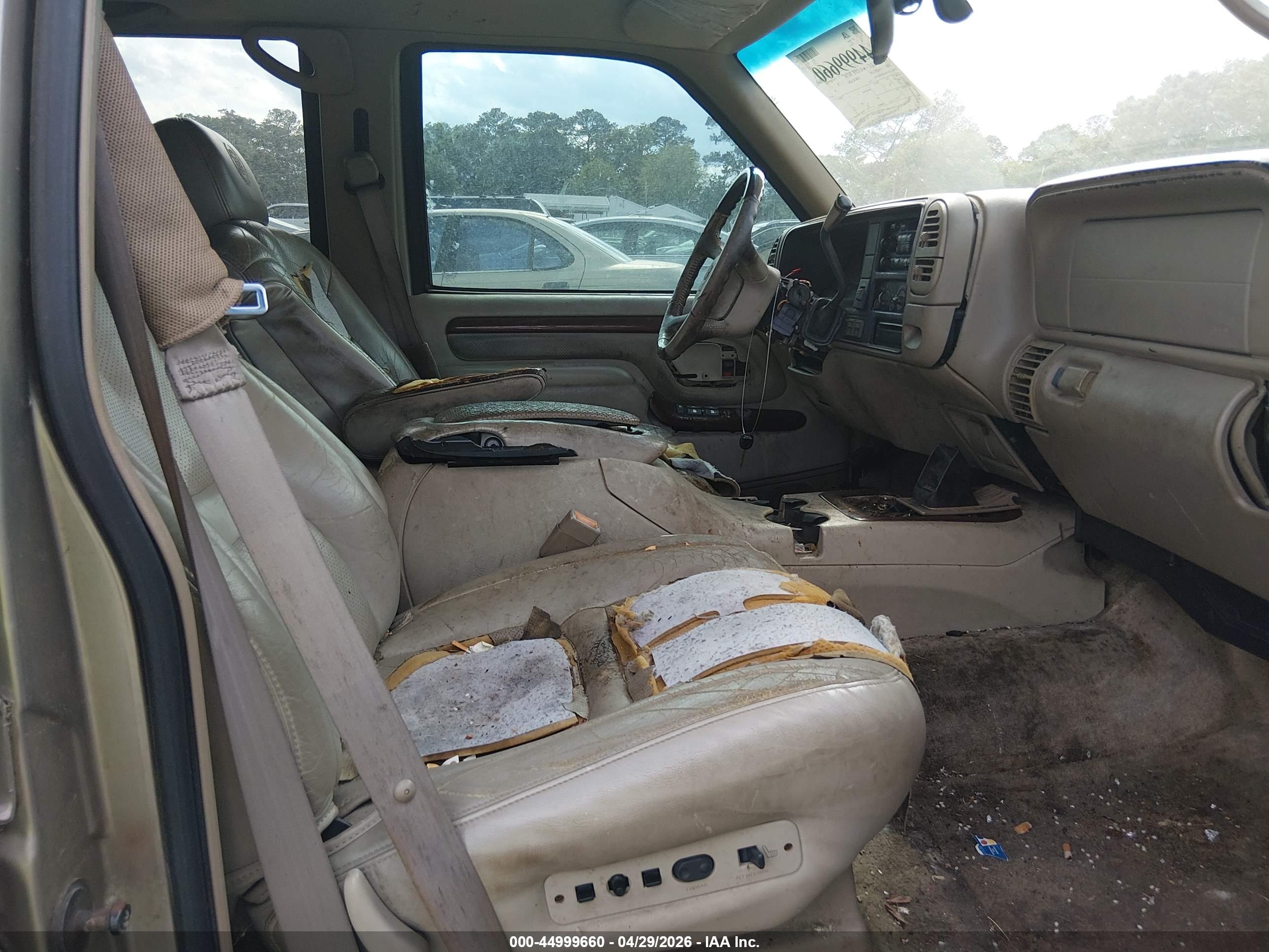 CADILLAC ESCALADE image 5