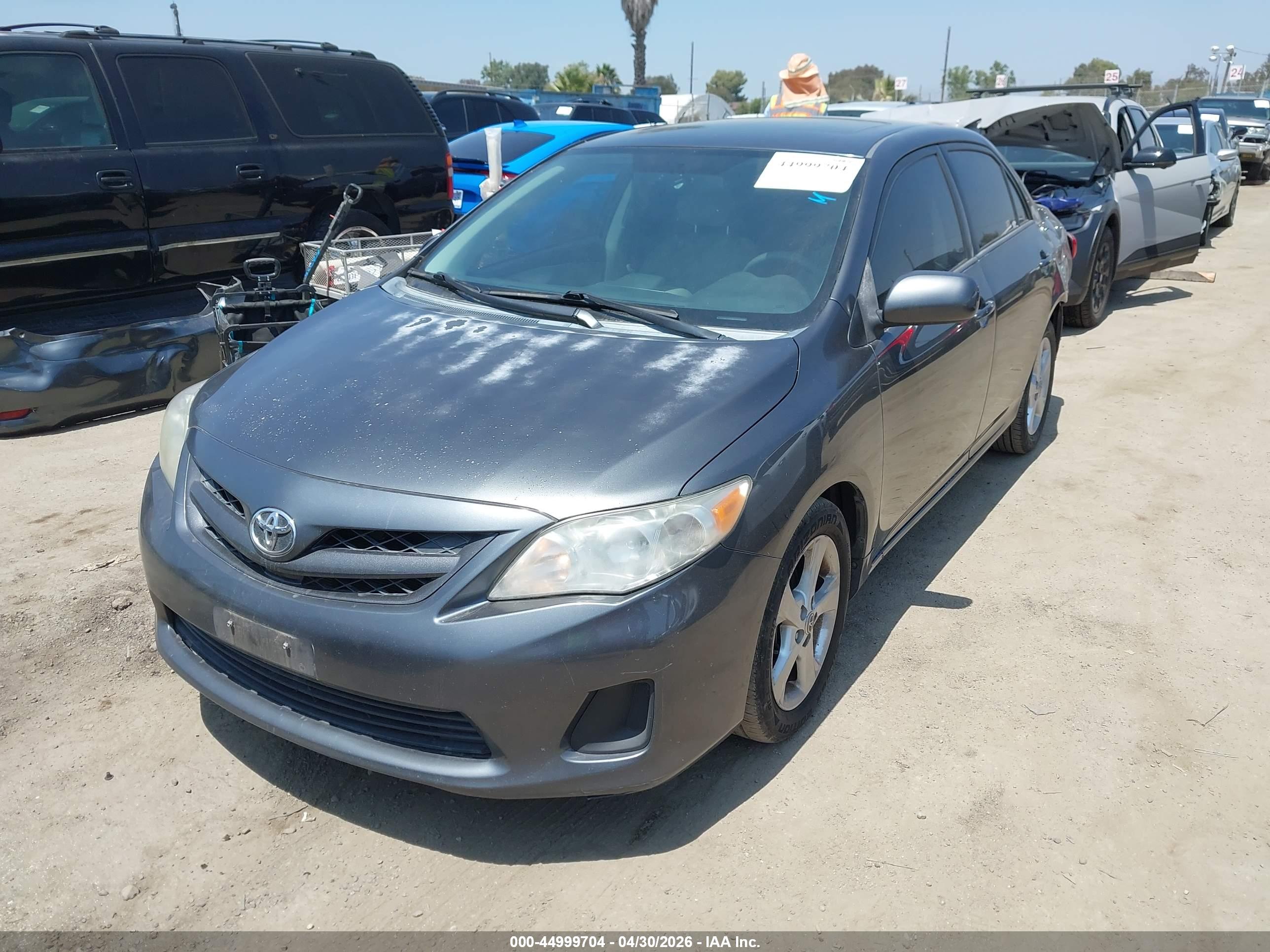TOYOTA COROLLA image 2