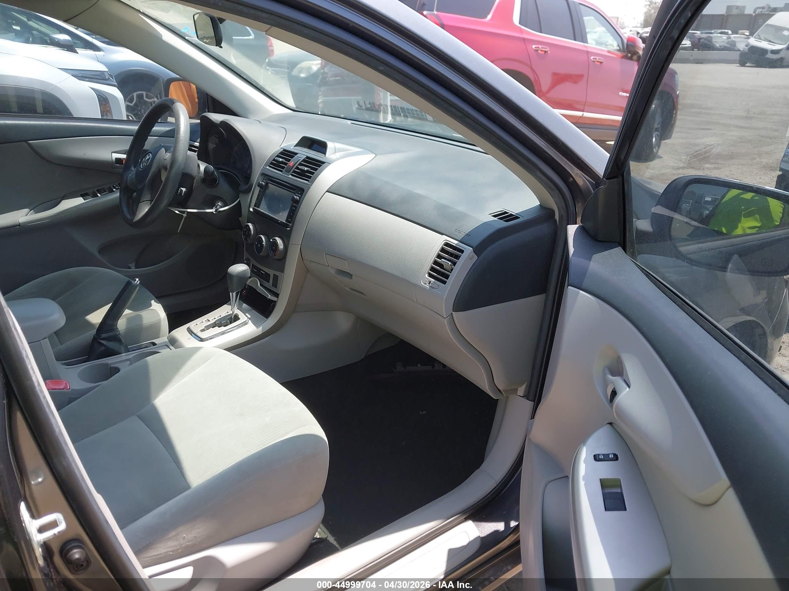 TOYOTA COROLLA image 5