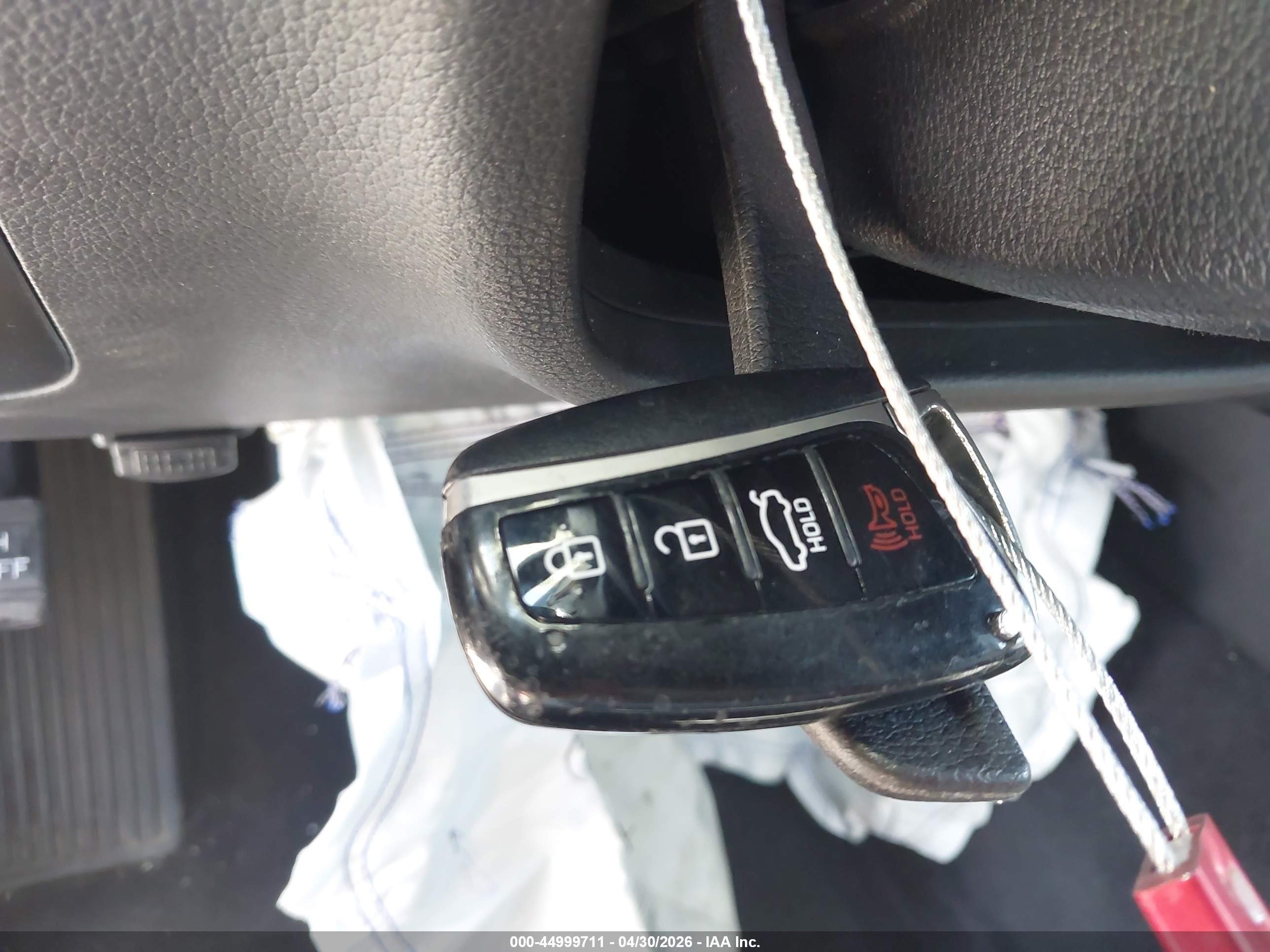 HYUNDAI GENESIS image 11