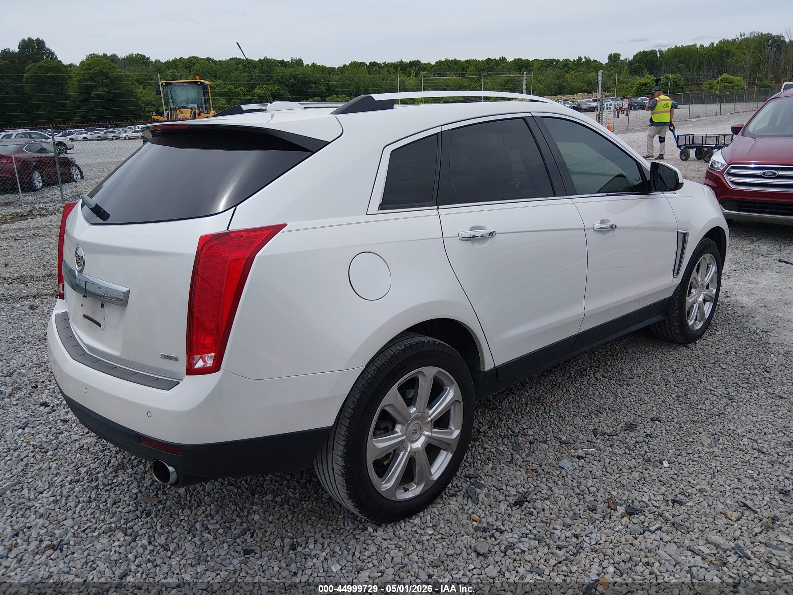 CADILLAC SRX image 4