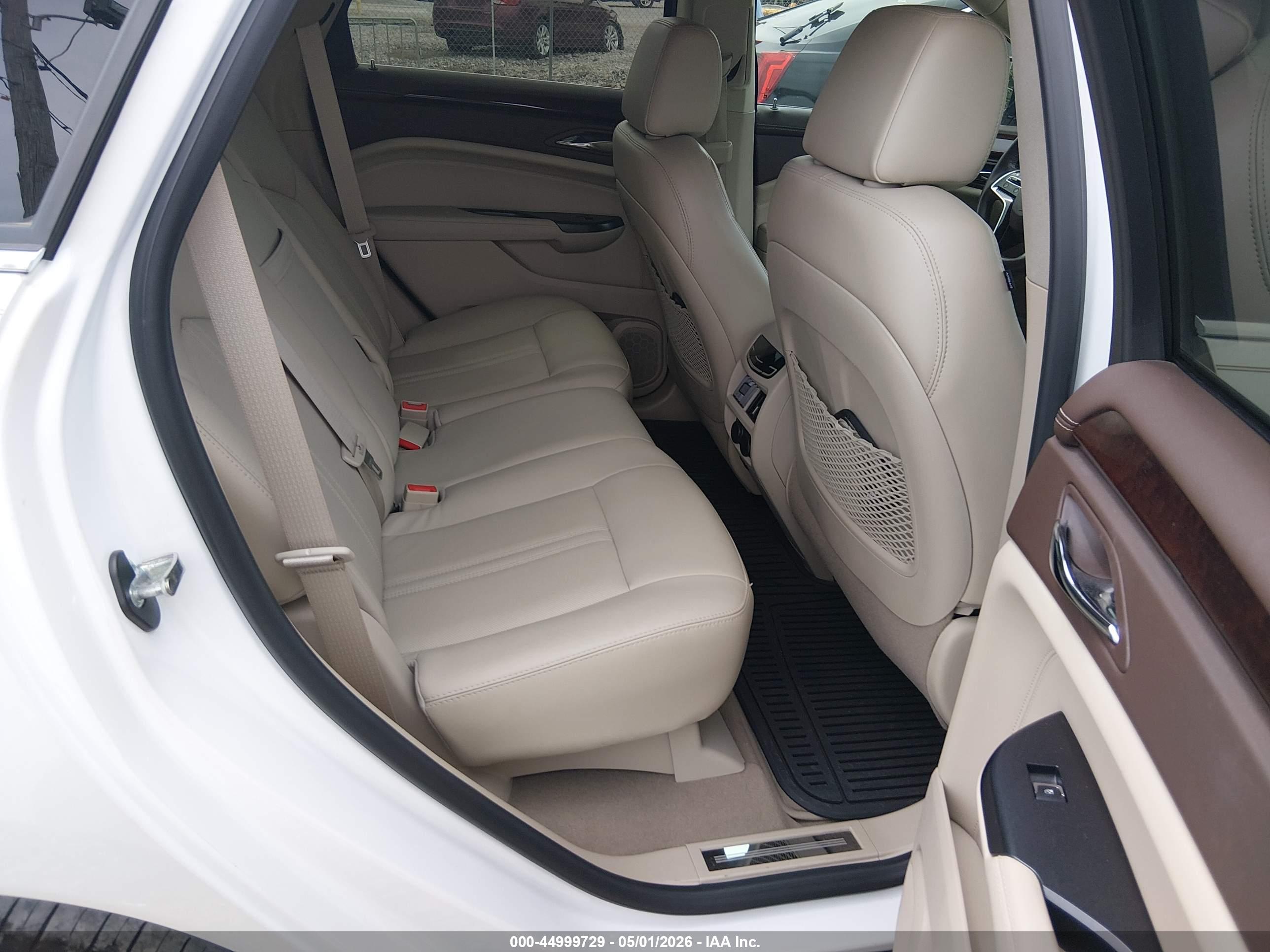 CADILLAC SRX image 8