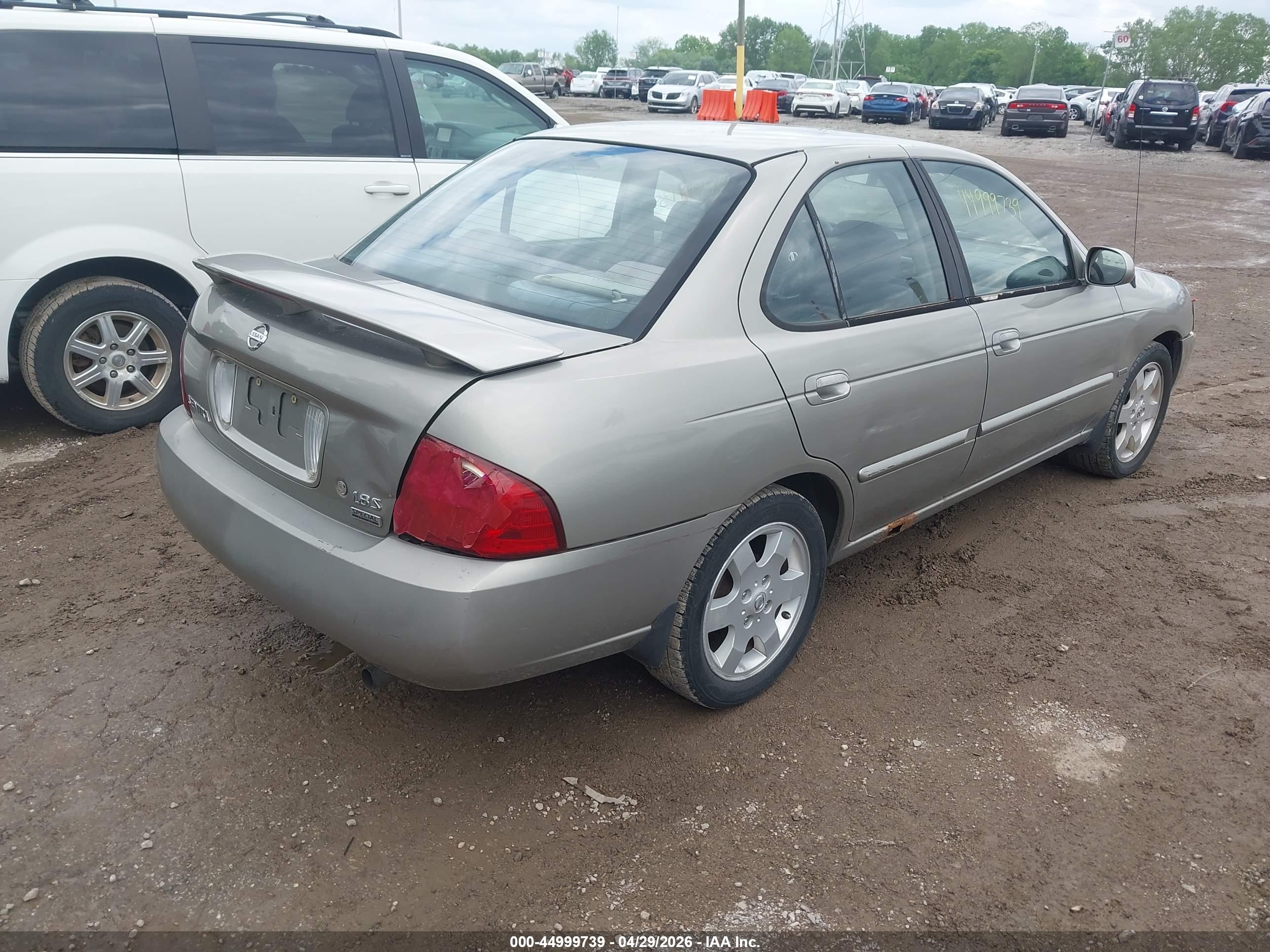 NISSAN SENTRA image 4