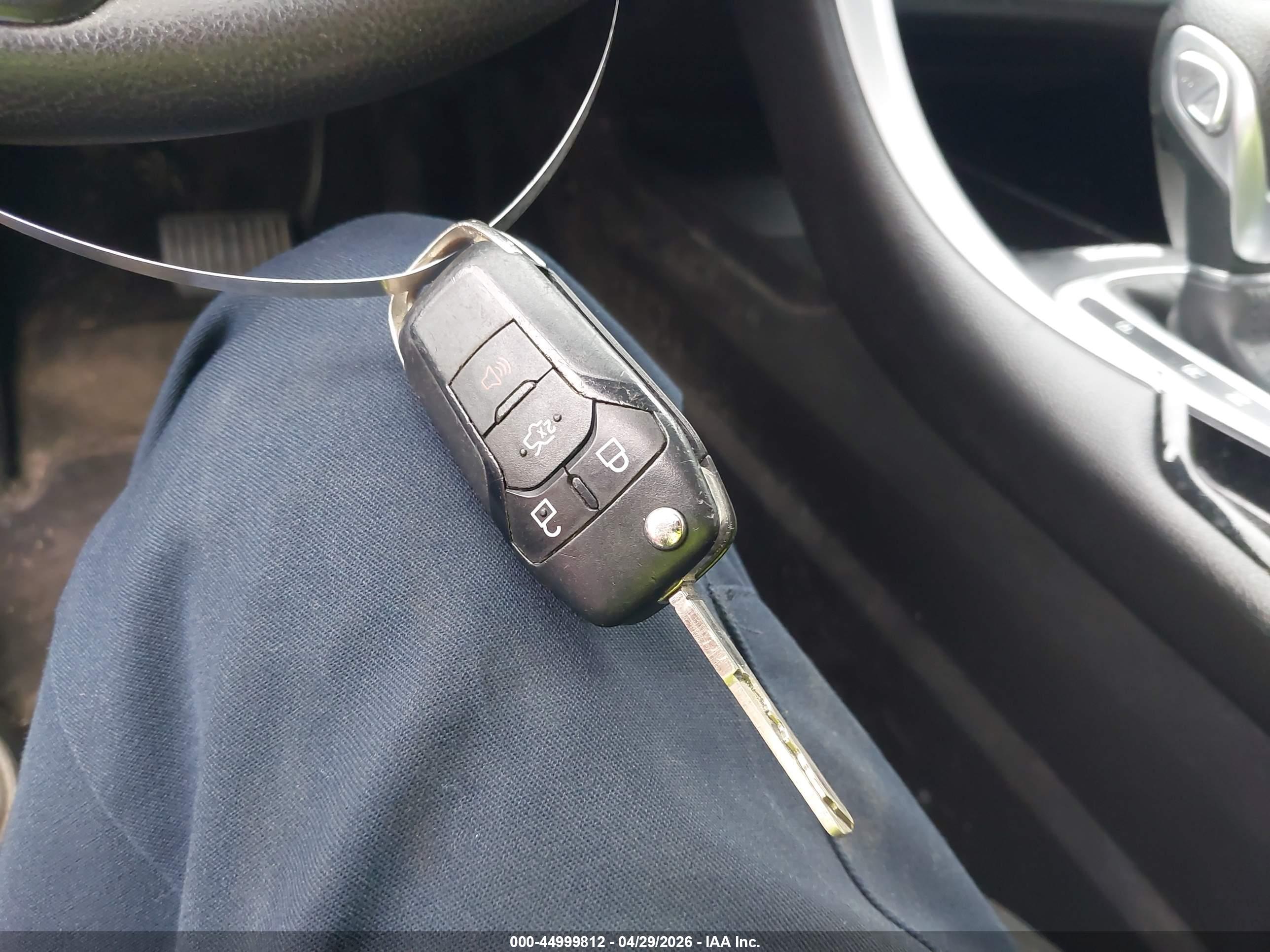 FORD FUSION image 11