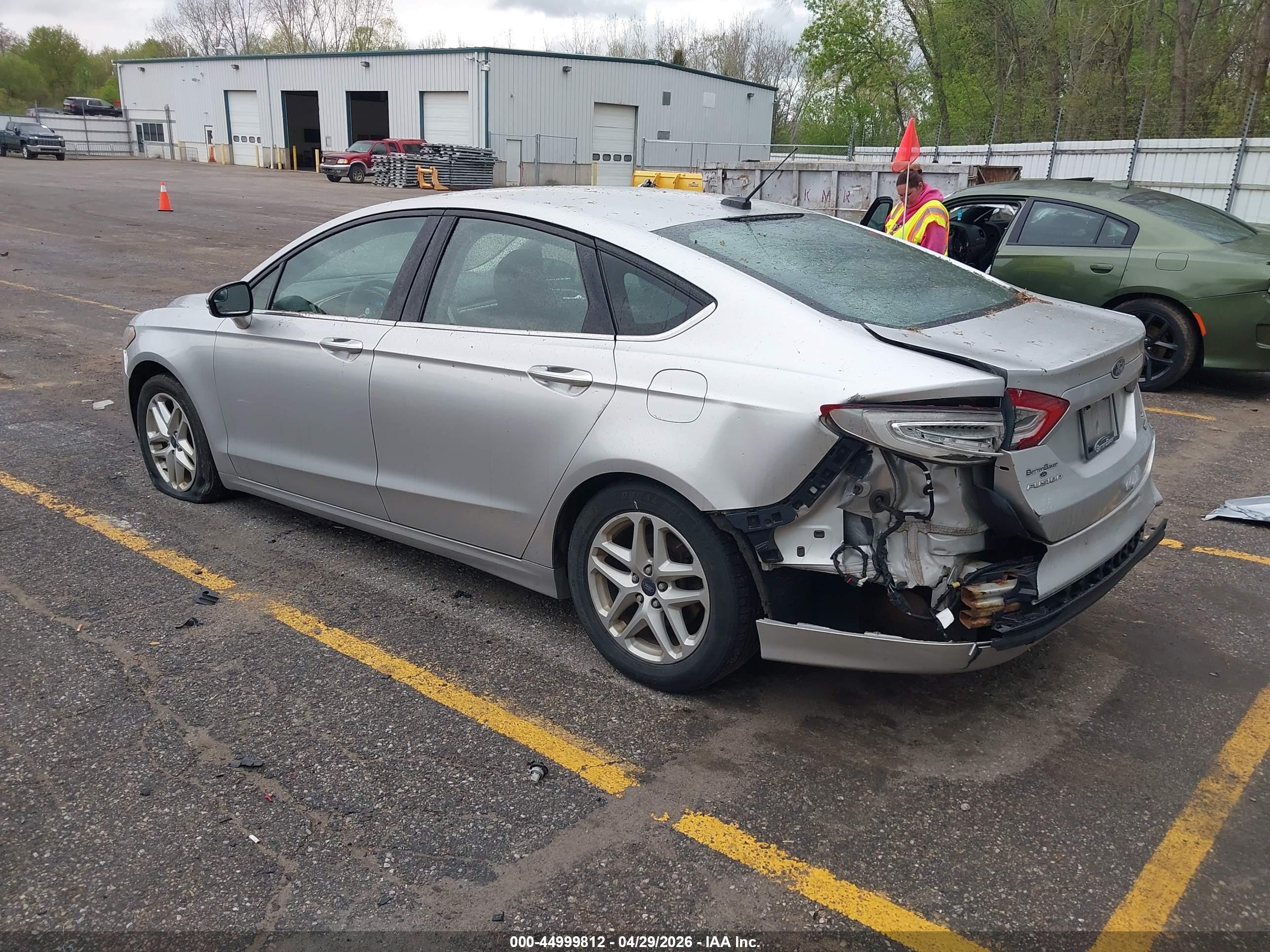 FORD FUSION image 3