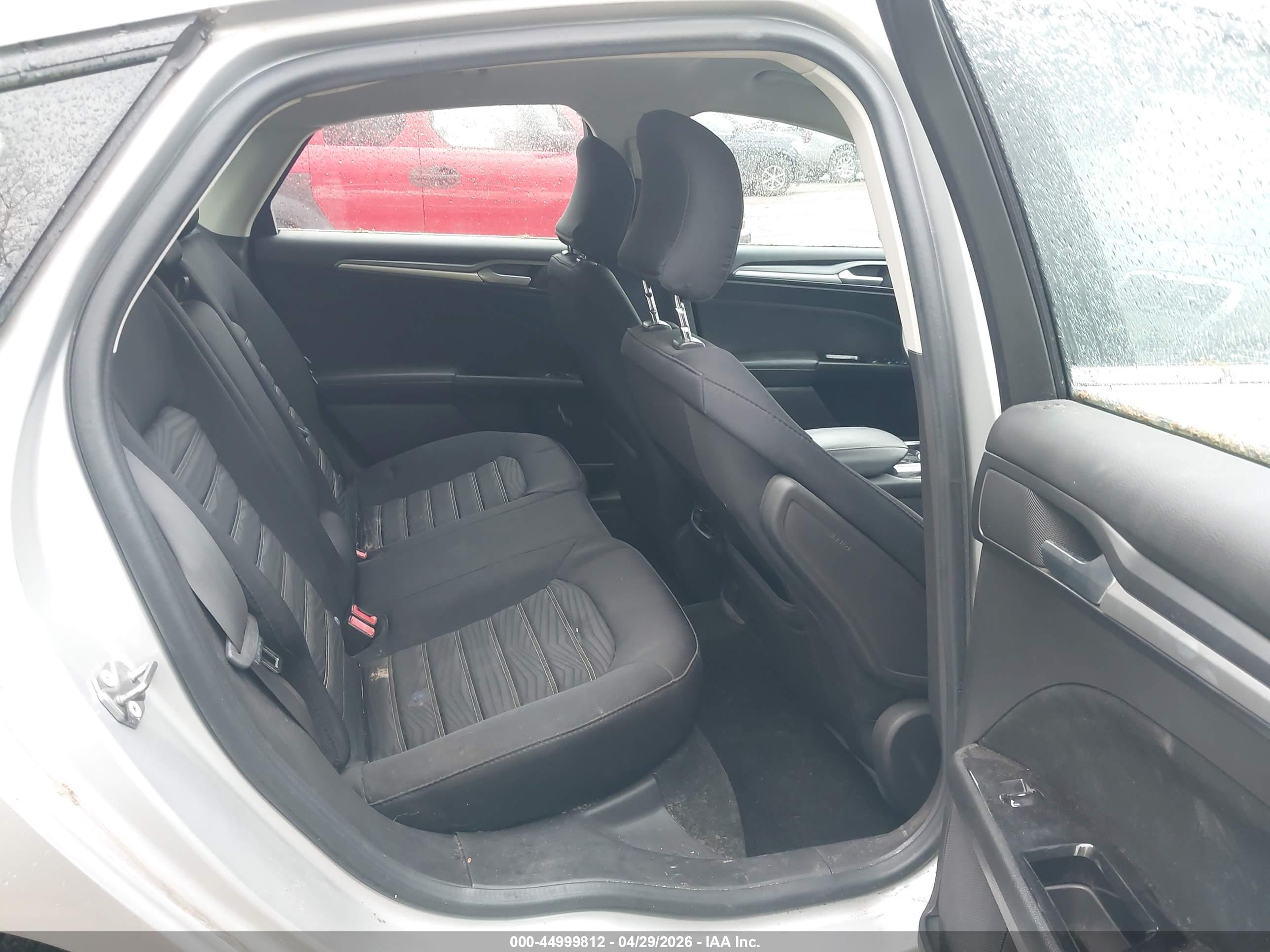 FORD FUSION image 8