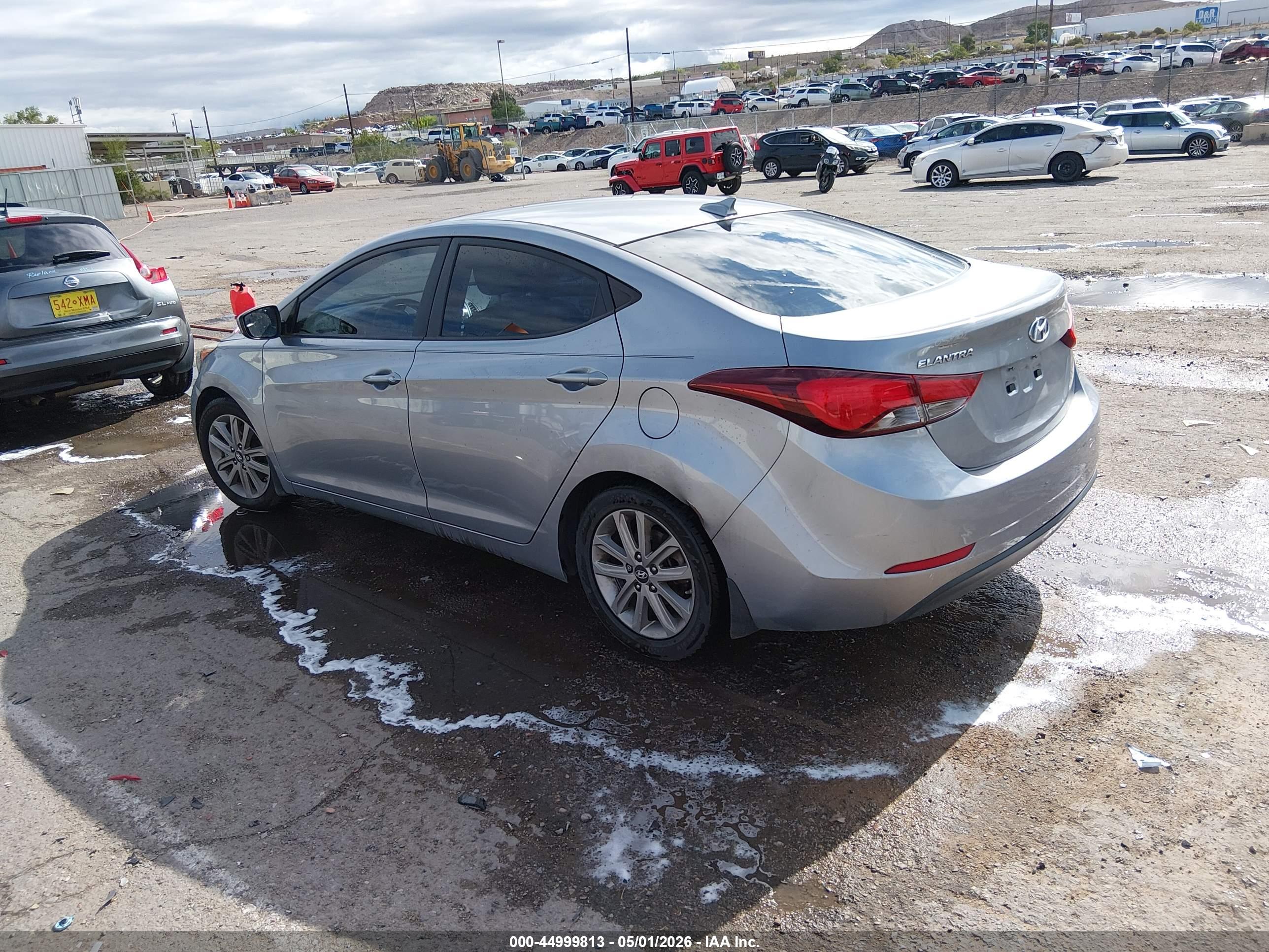 HYUNDAI ELANTRA image 3