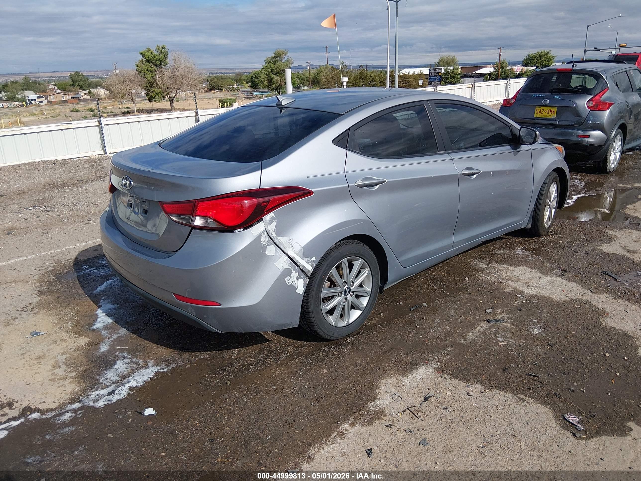HYUNDAI ELANTRA image 4