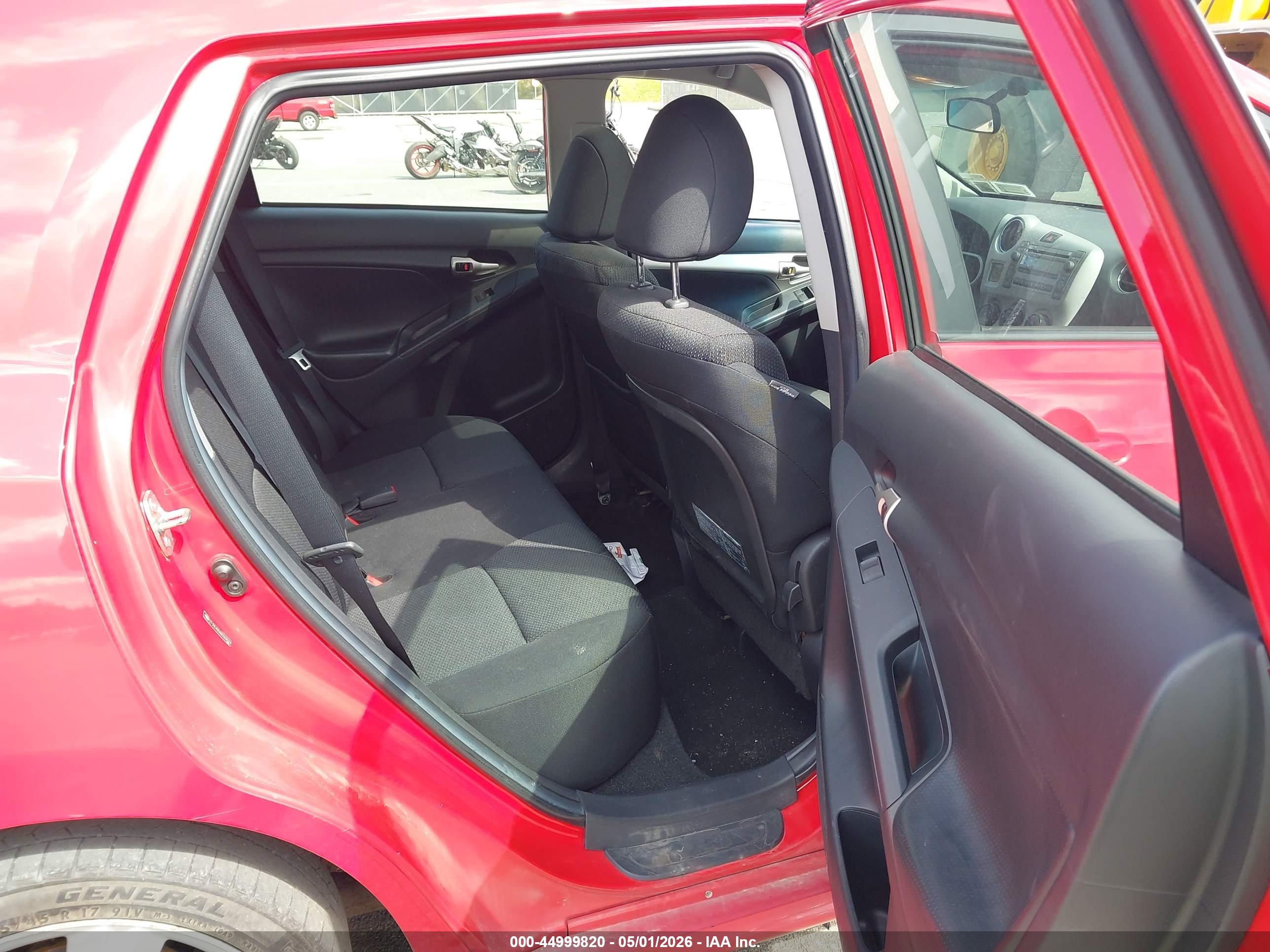 TOYOTA MATRIX image 8