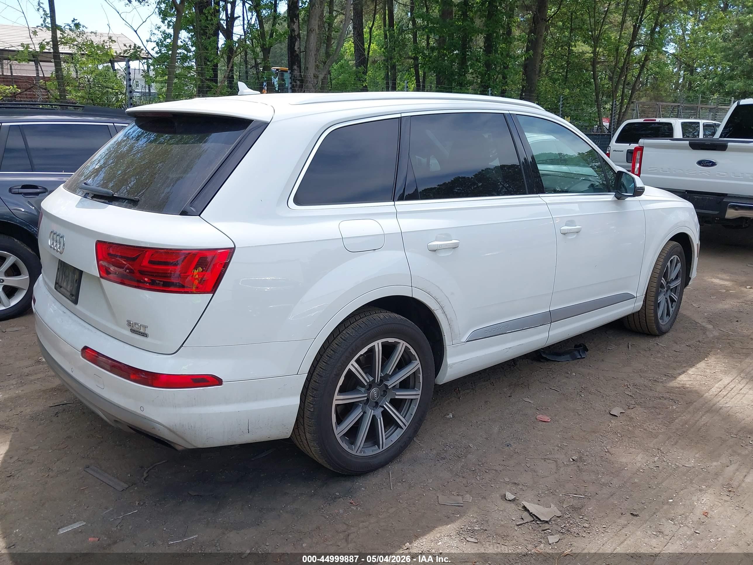AUDI Q7 image 4