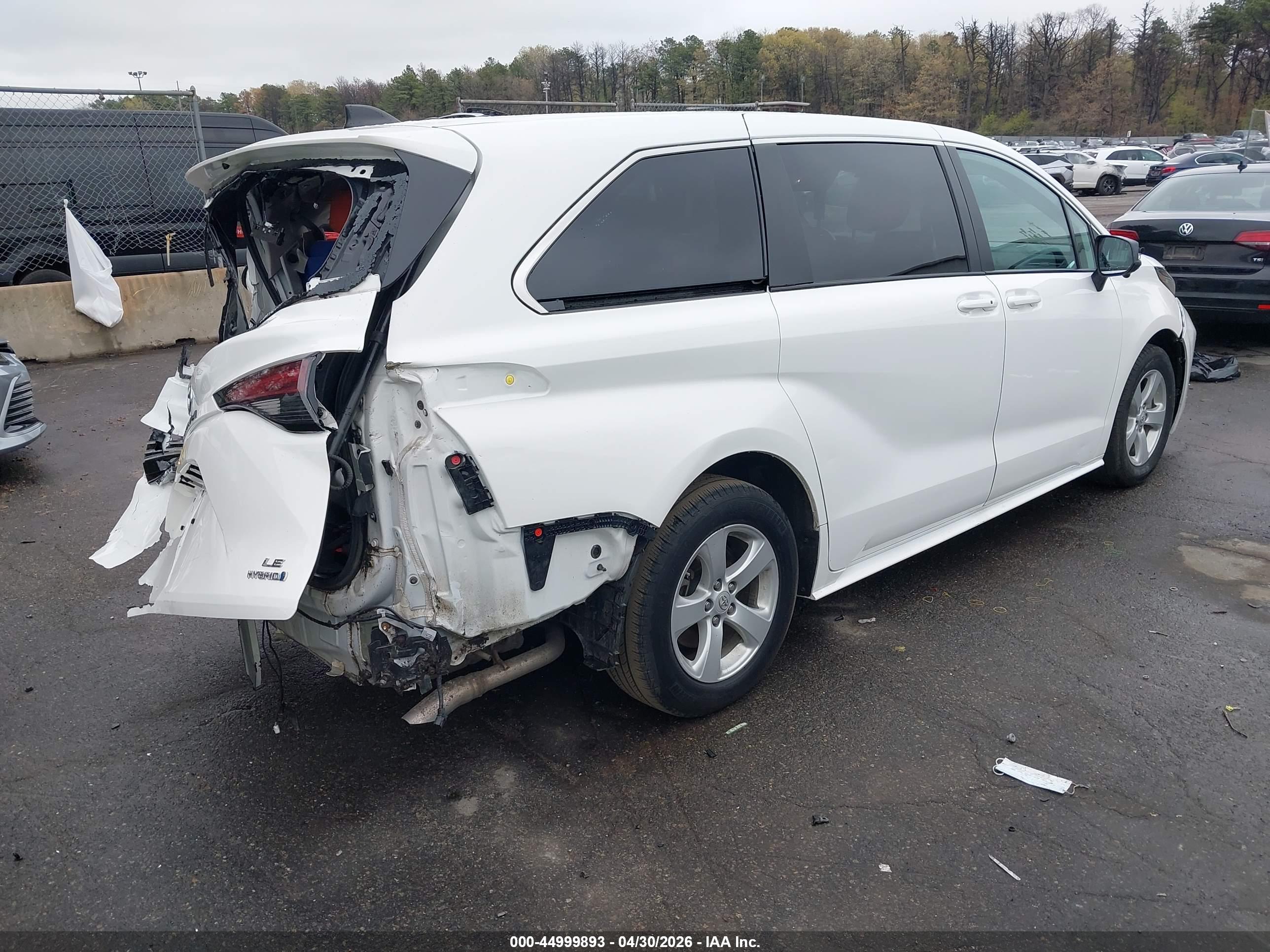 TOYOTA SIENNA image 4