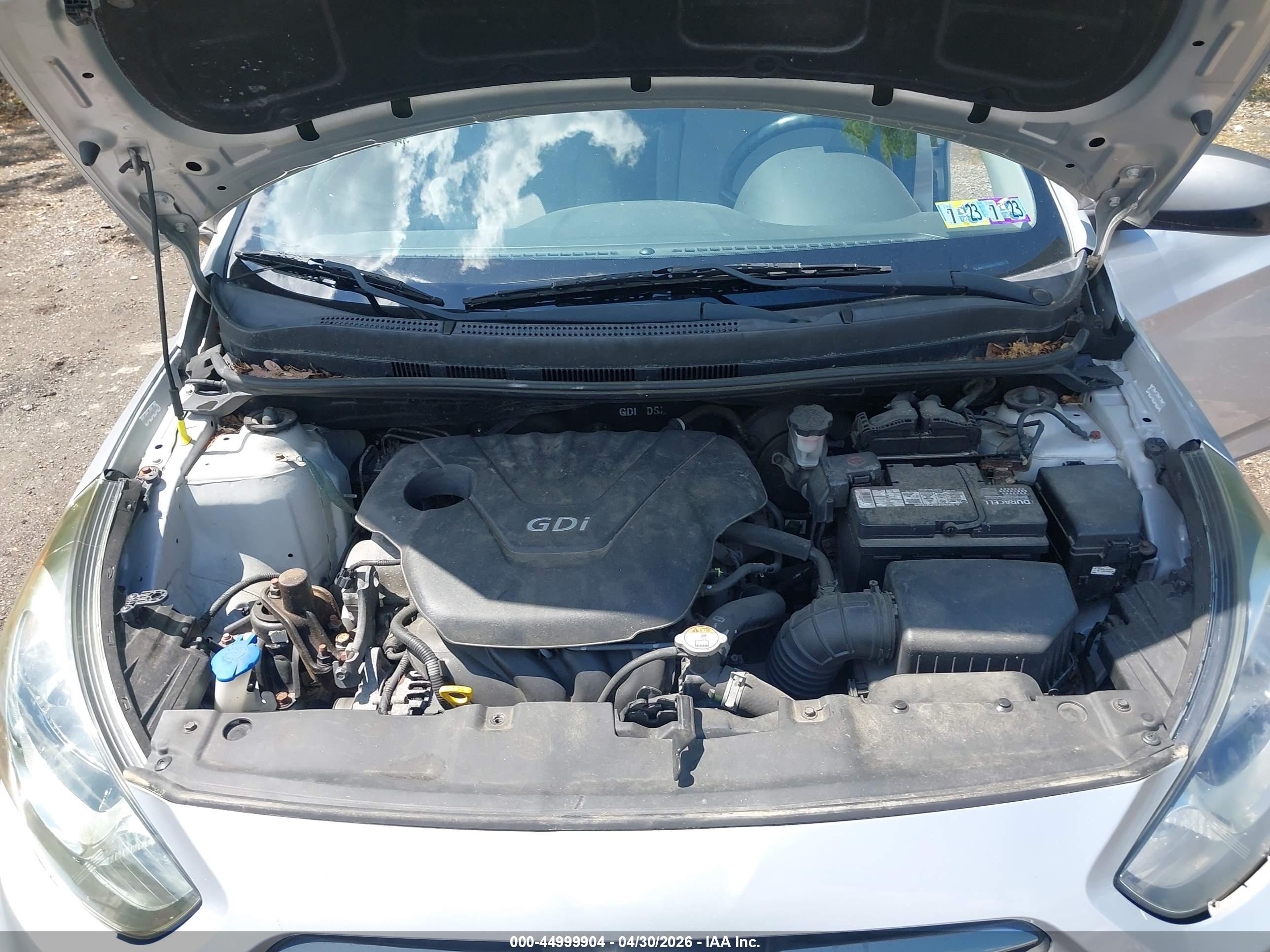 HYUNDAI ACCENT image 10