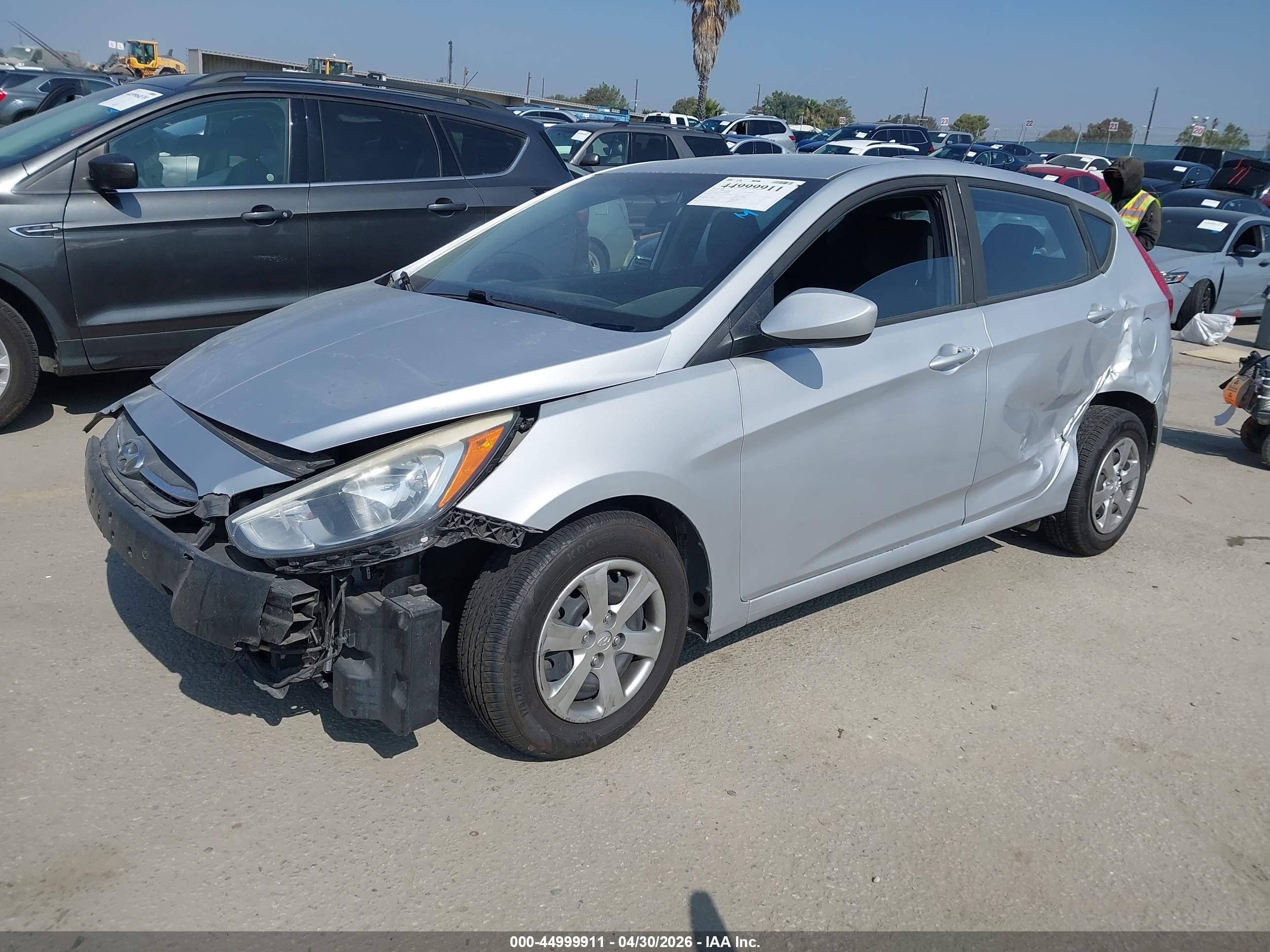 HYUNDAI ACCENT image 2