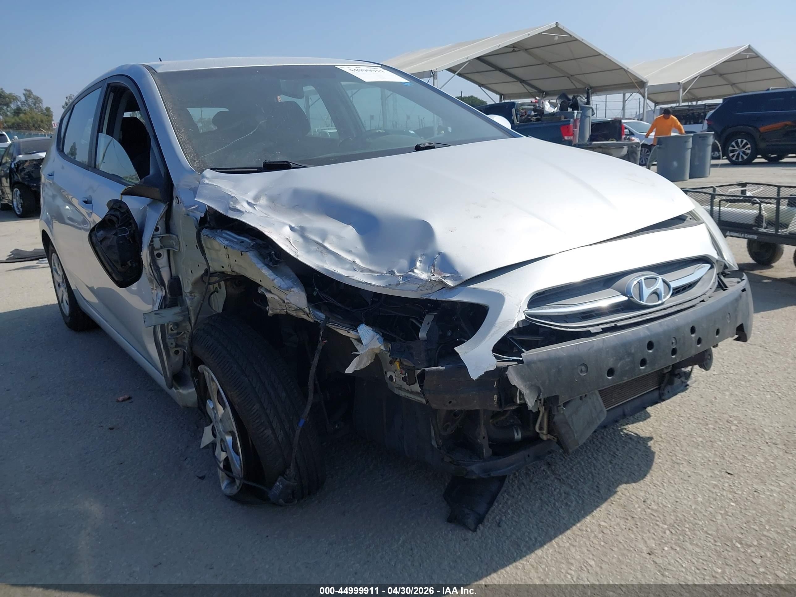 HYUNDAI ACCENT image 6