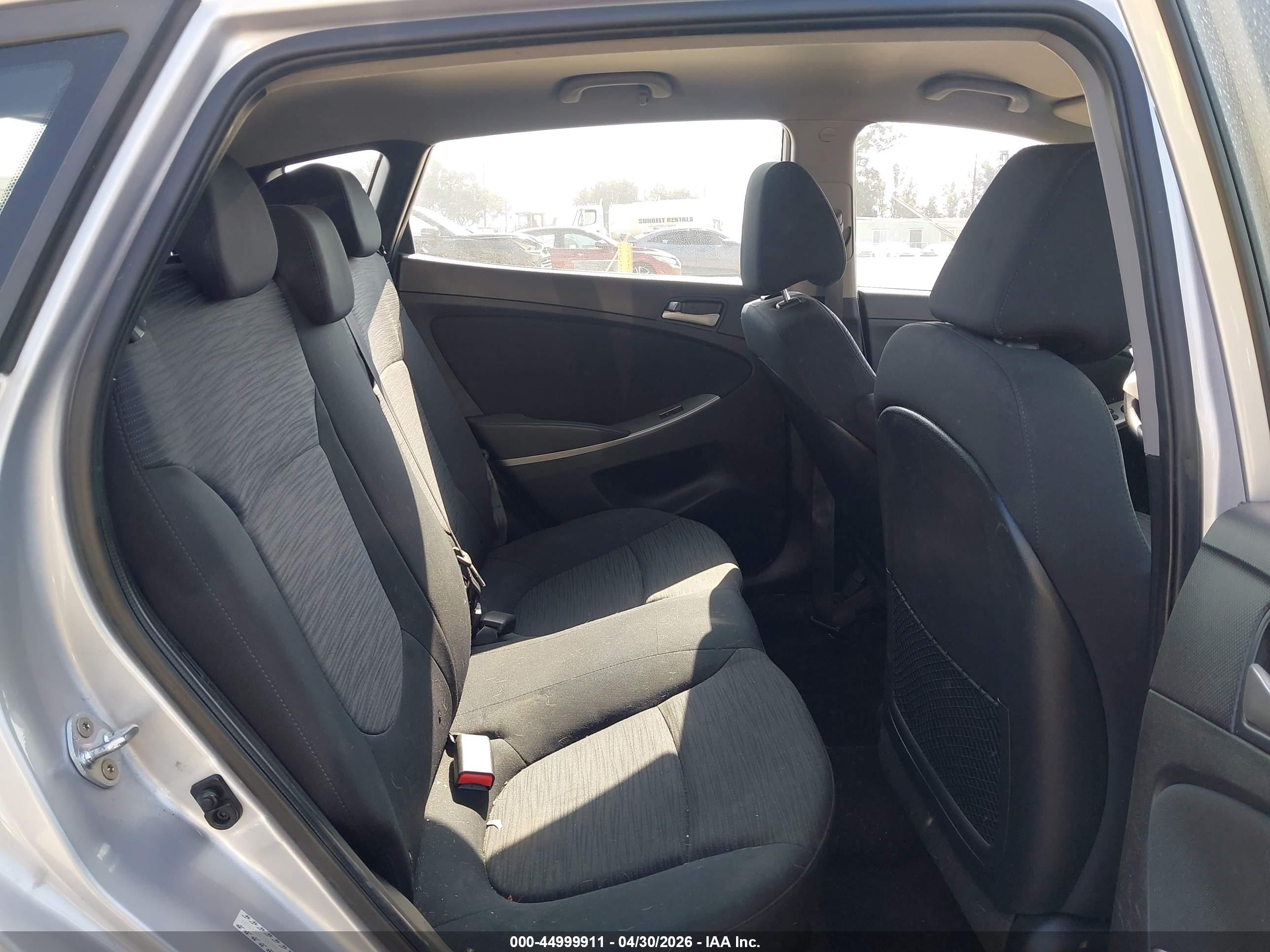 HYUNDAI ACCENT image 8
