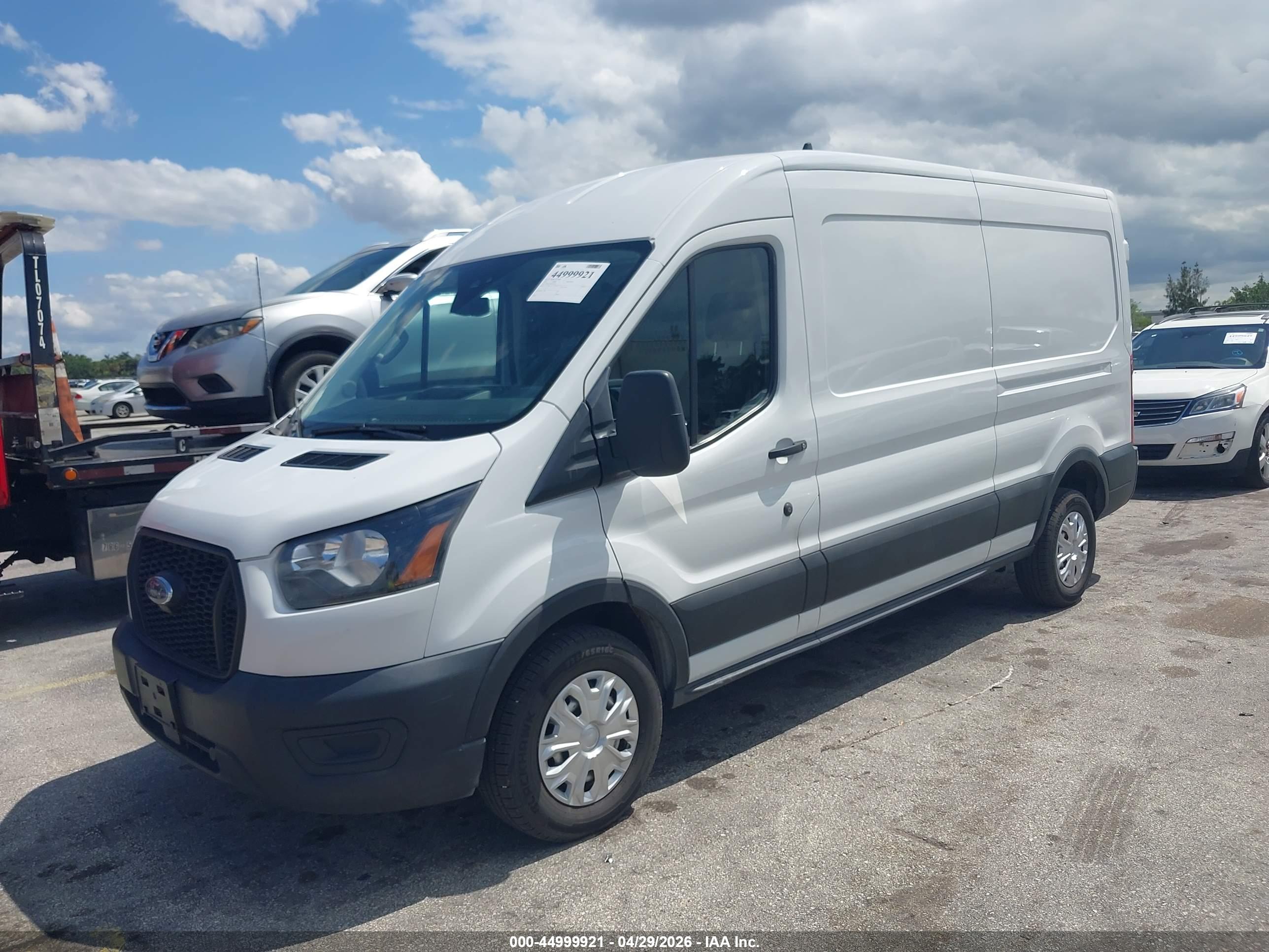 FORD TRANSIT-250 image 2