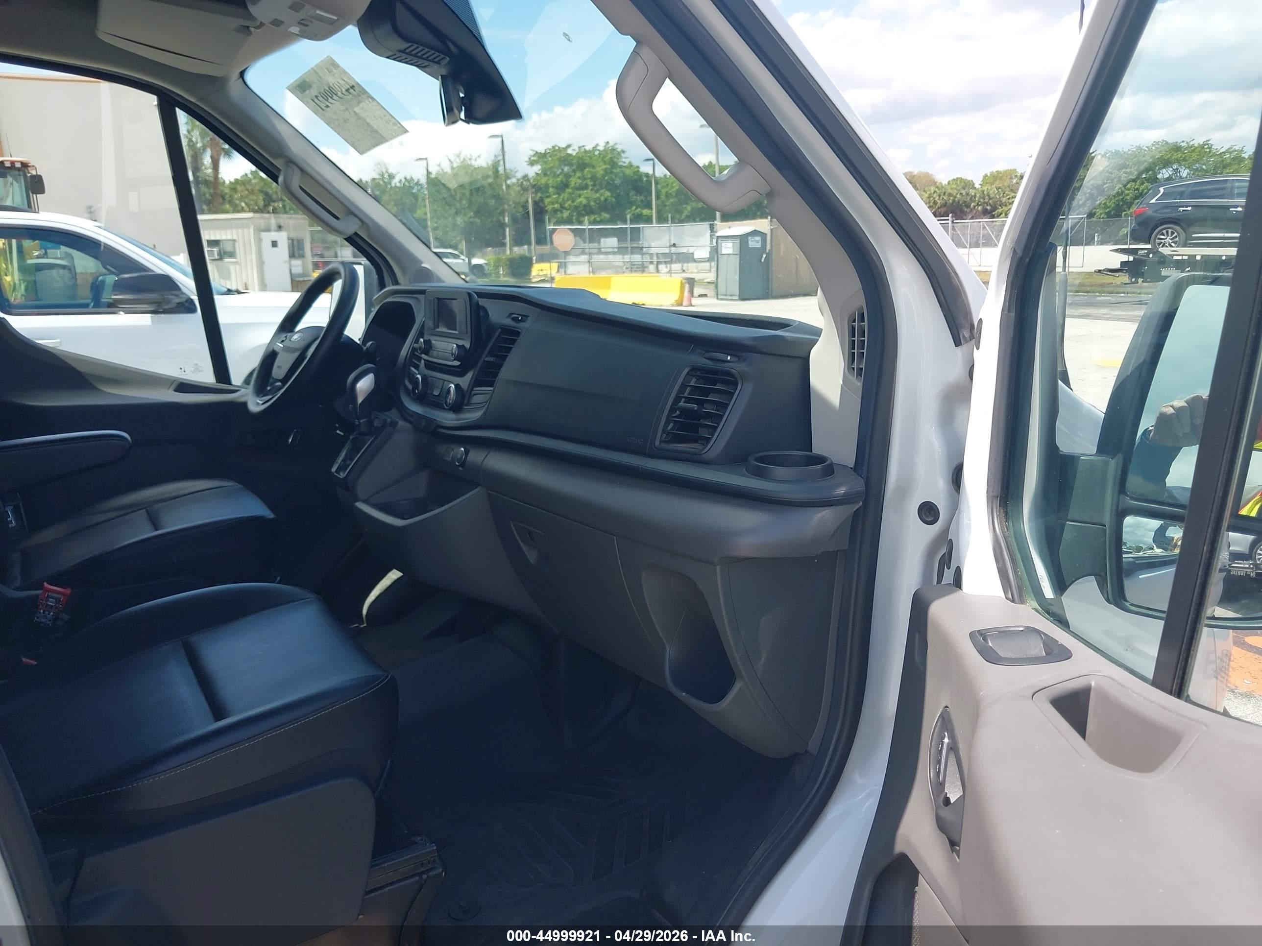 FORD TRANSIT-250 image 5