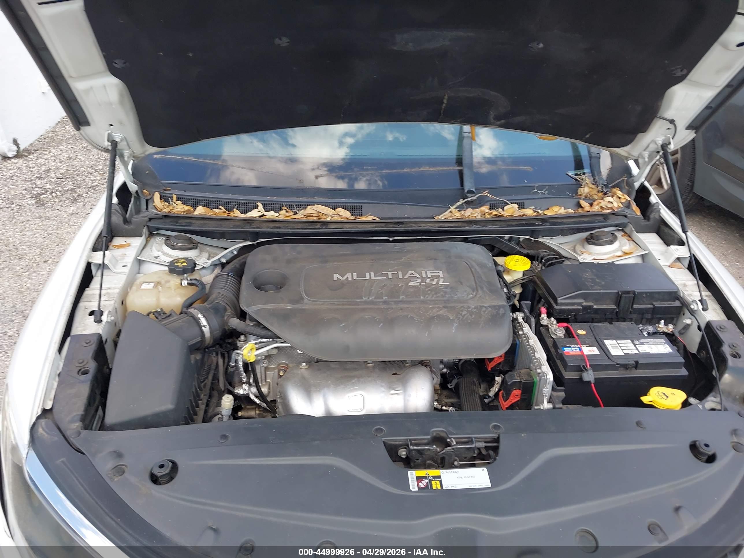 CHRYSLER 200 image 10