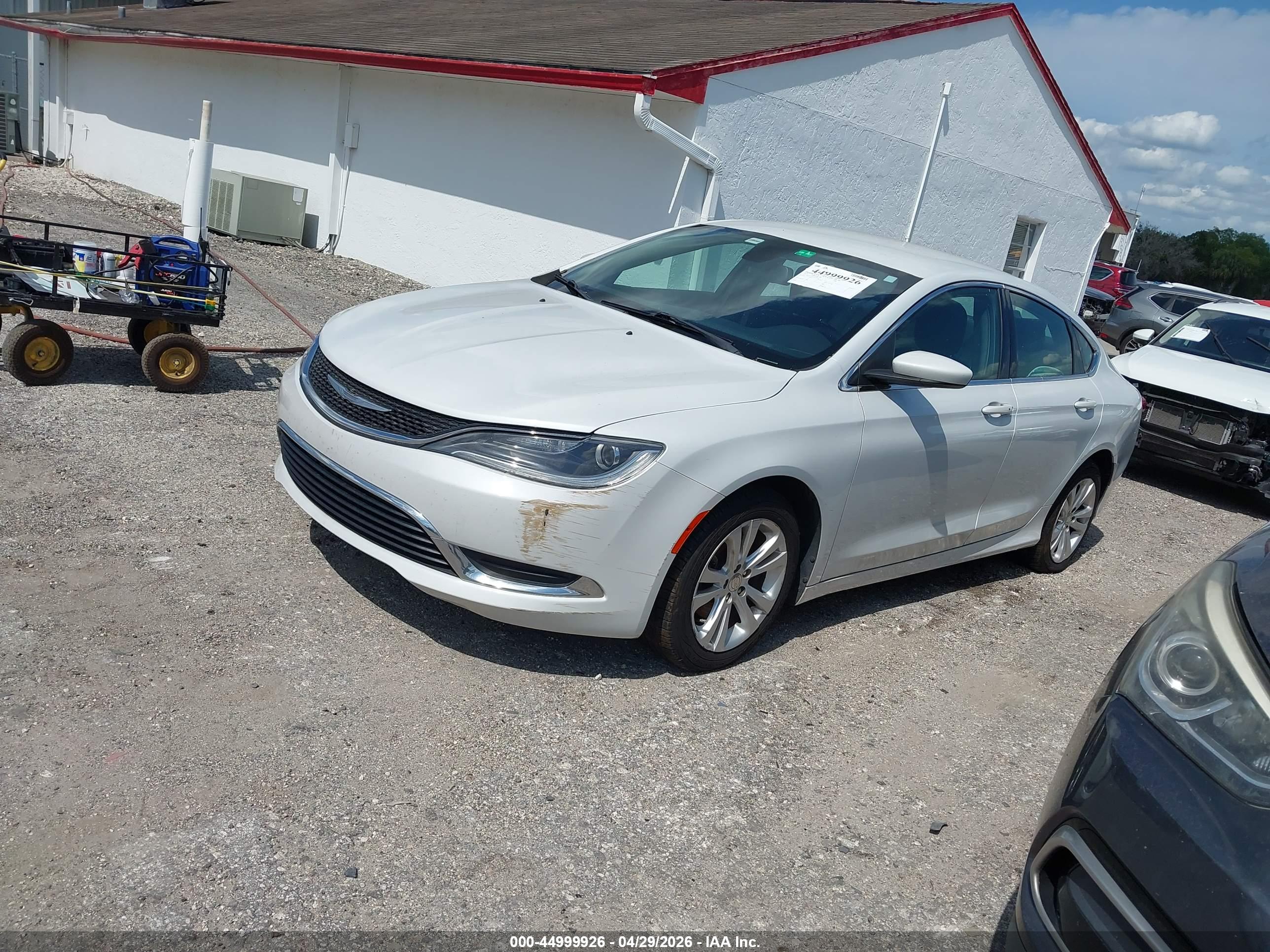 CHRYSLER 200 image 2