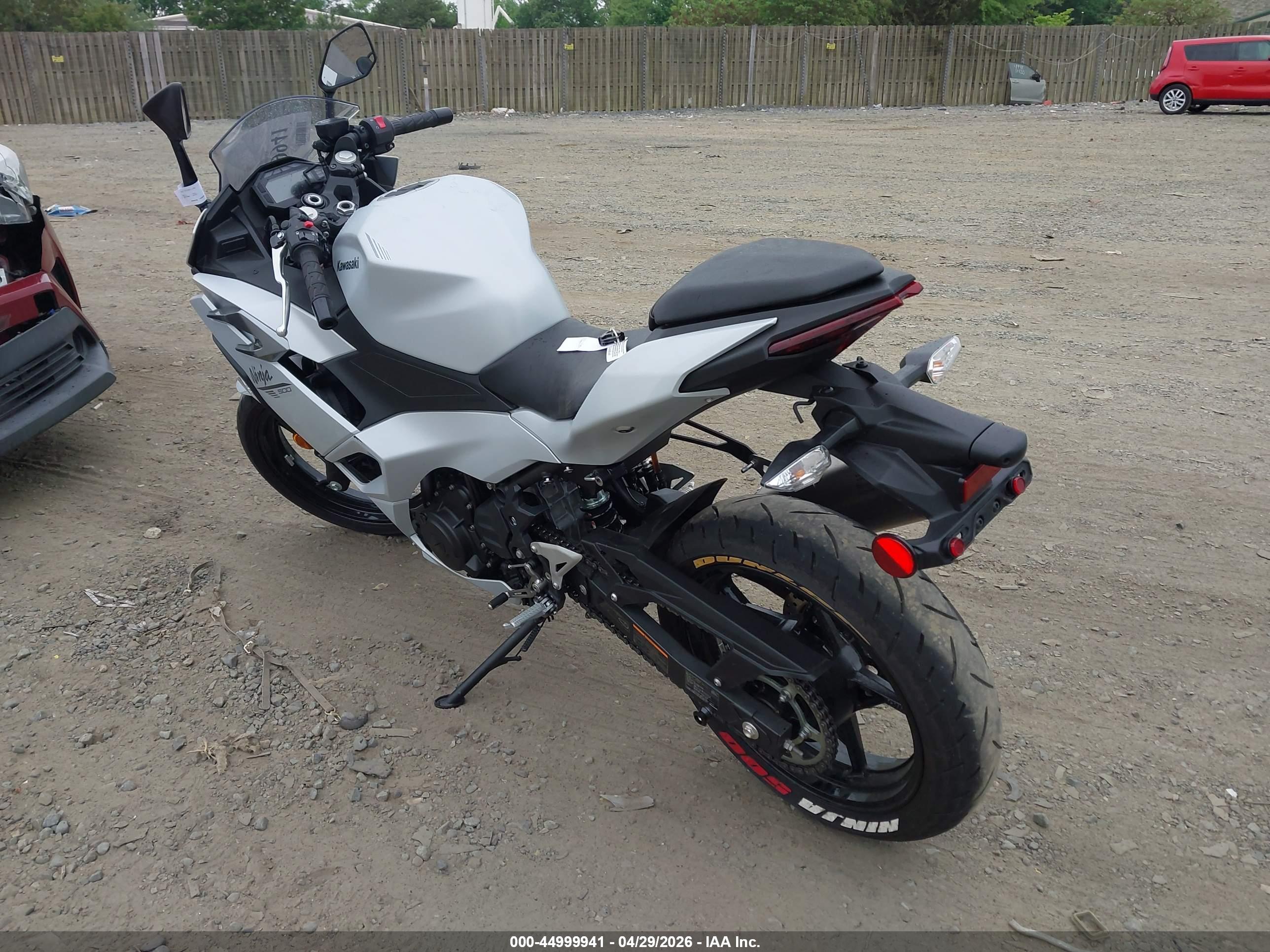 KAWASAKI EX500 image 3