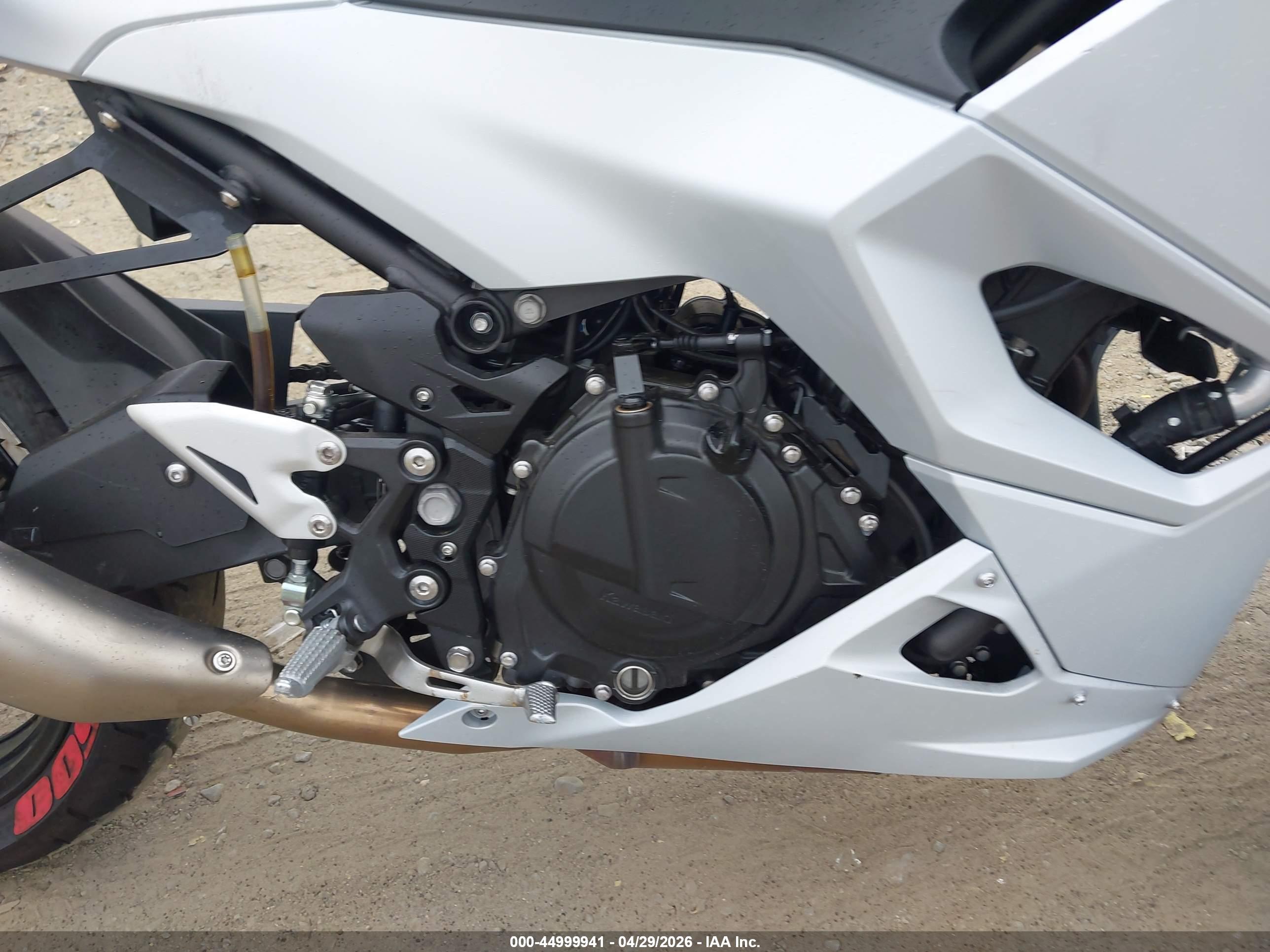 KAWASAKI EX500 image 8