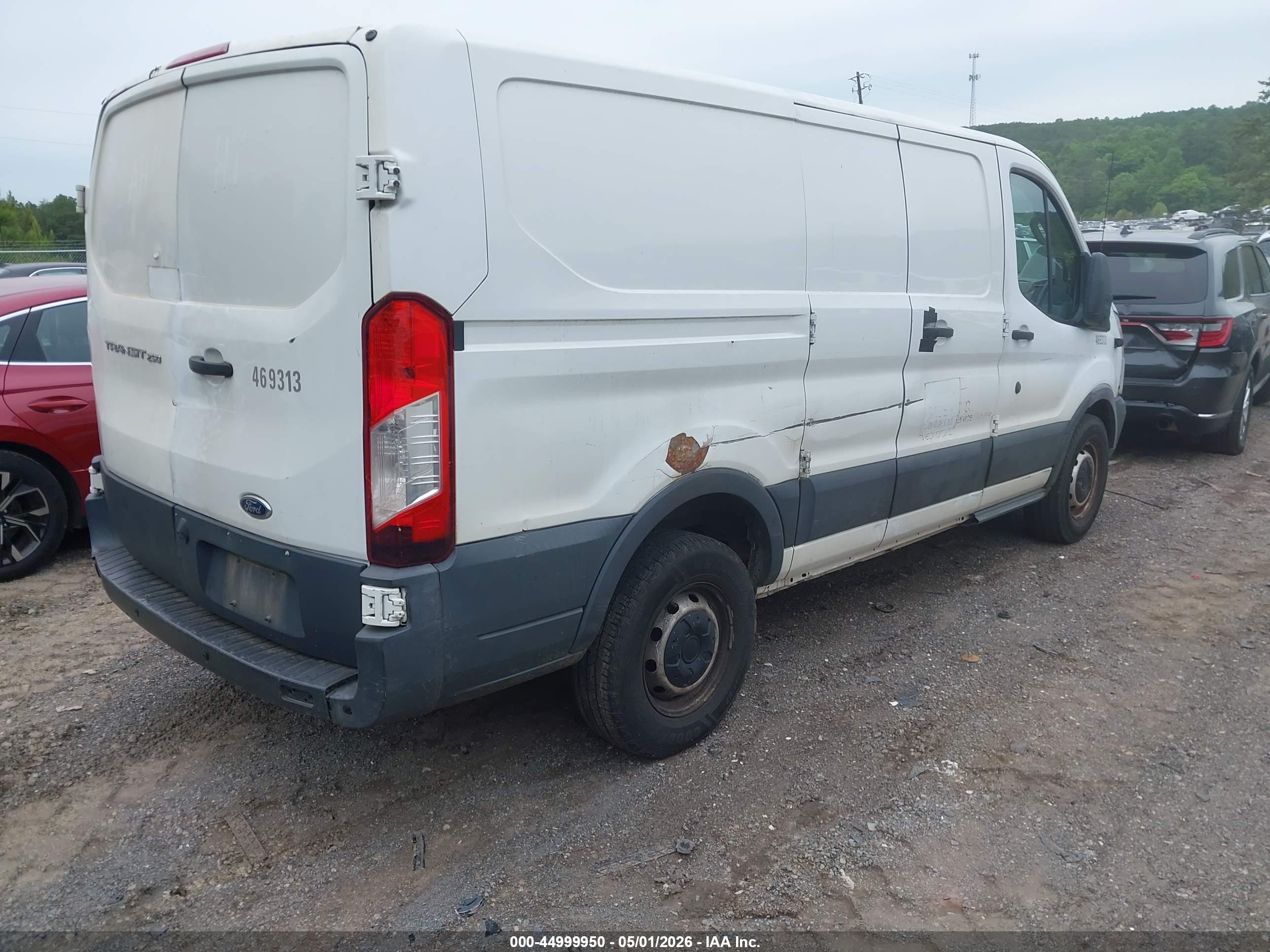 FORD TRANSIT-250 image 4