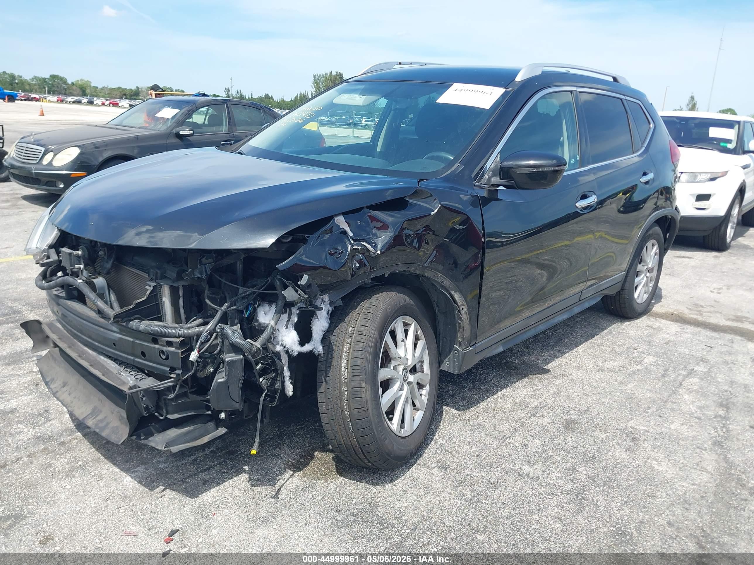 NISSAN ROGUE image 2