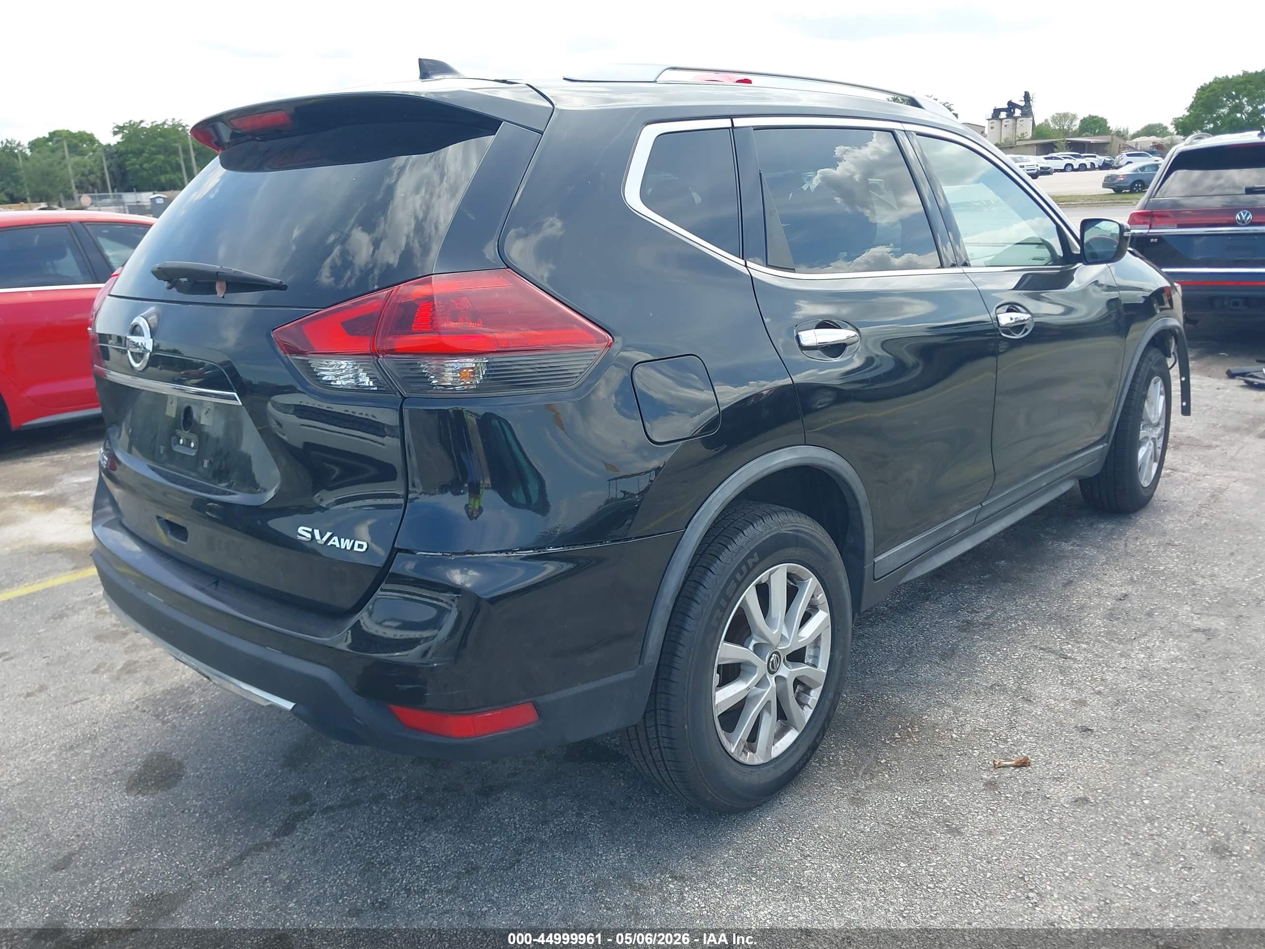 NISSAN ROGUE image 4