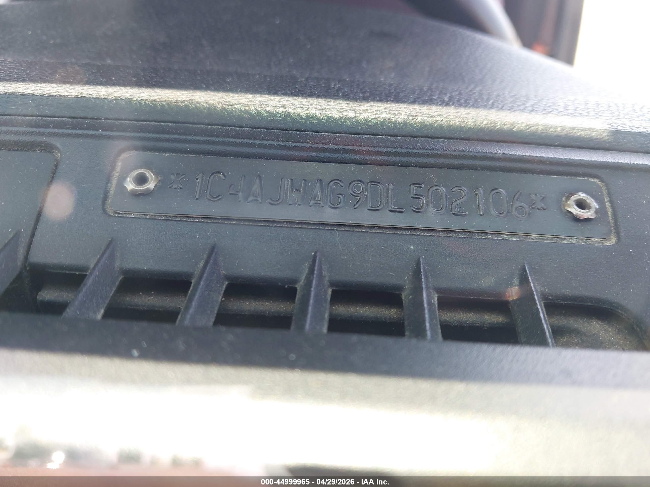 JEEP WRANGLER image 9