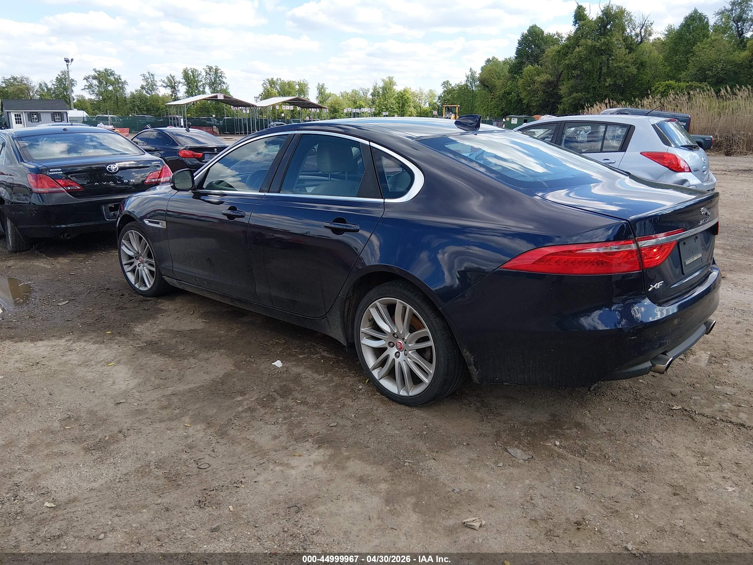 JAGUAR XF image 3