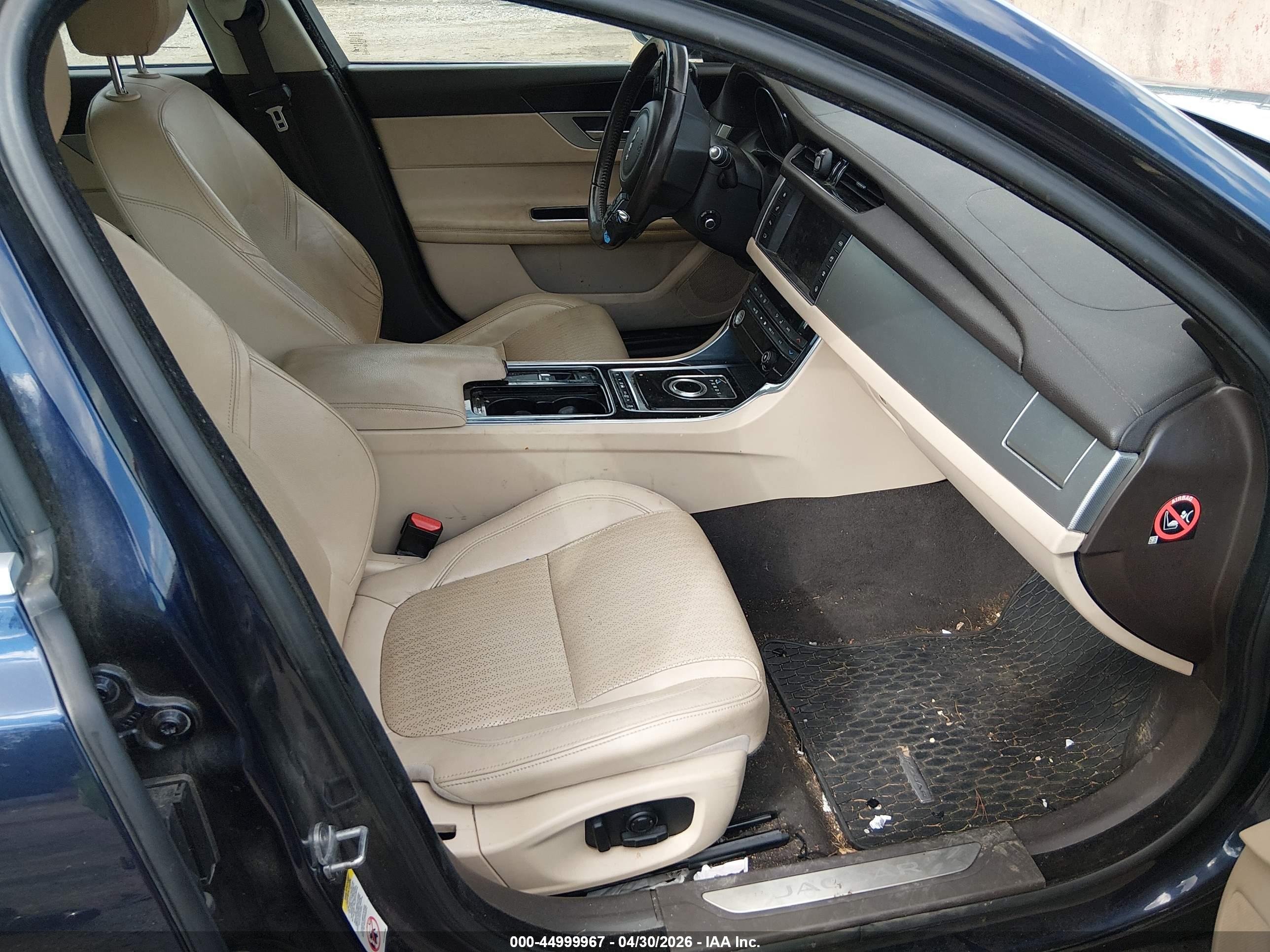 JAGUAR XF image 5