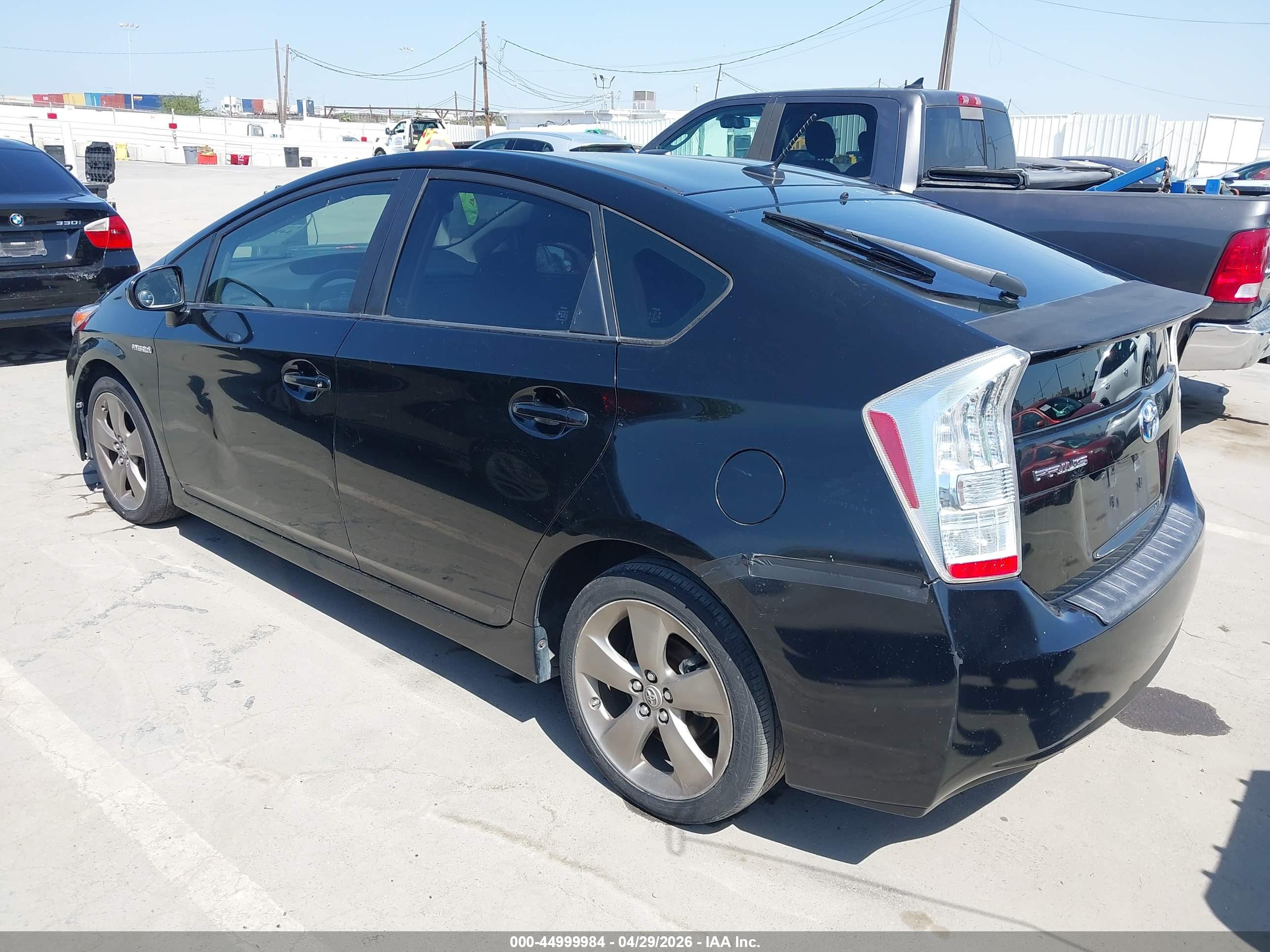 TOYOTA PRIUS image 3
