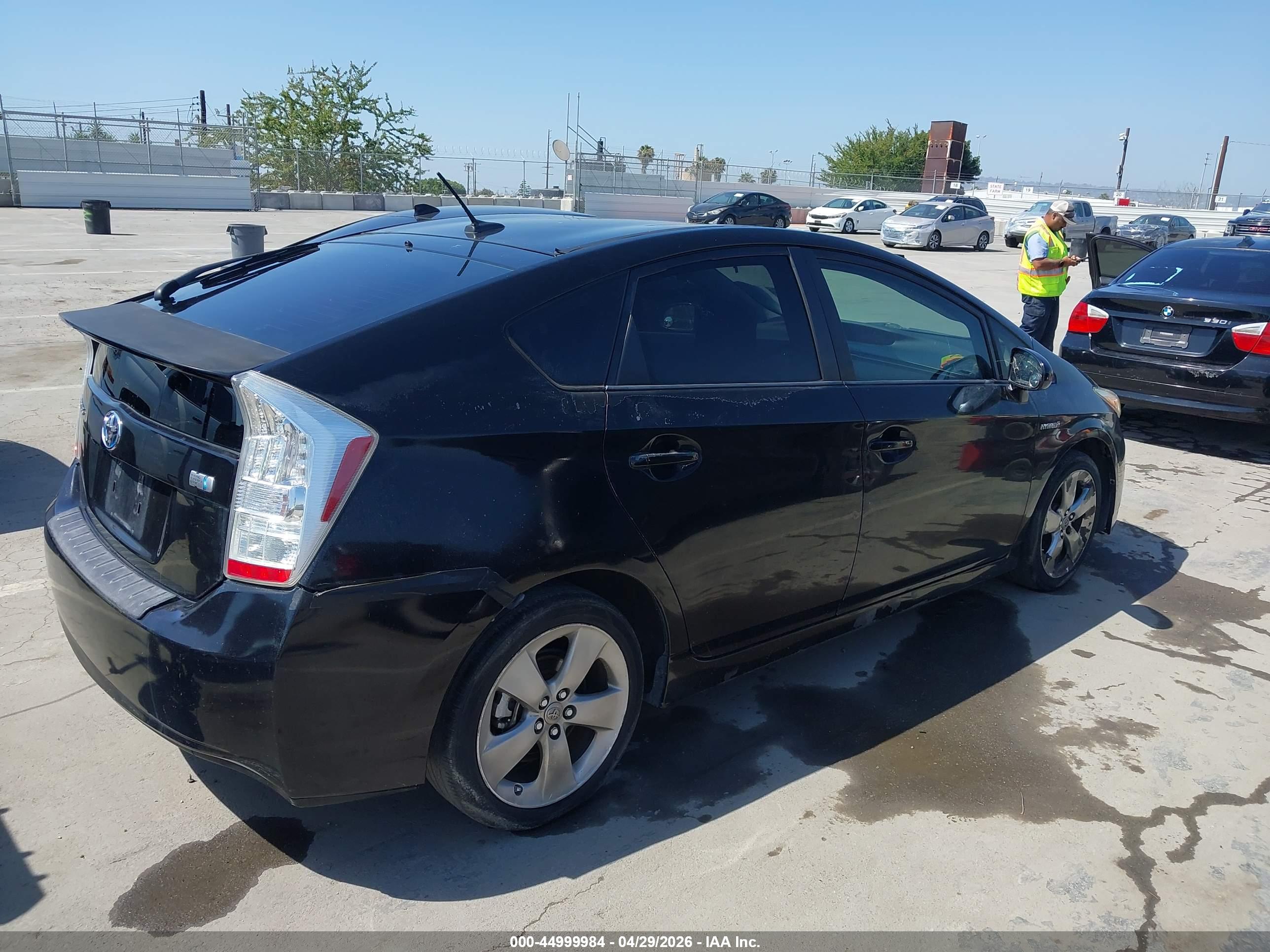 TOYOTA PRIUS image 4