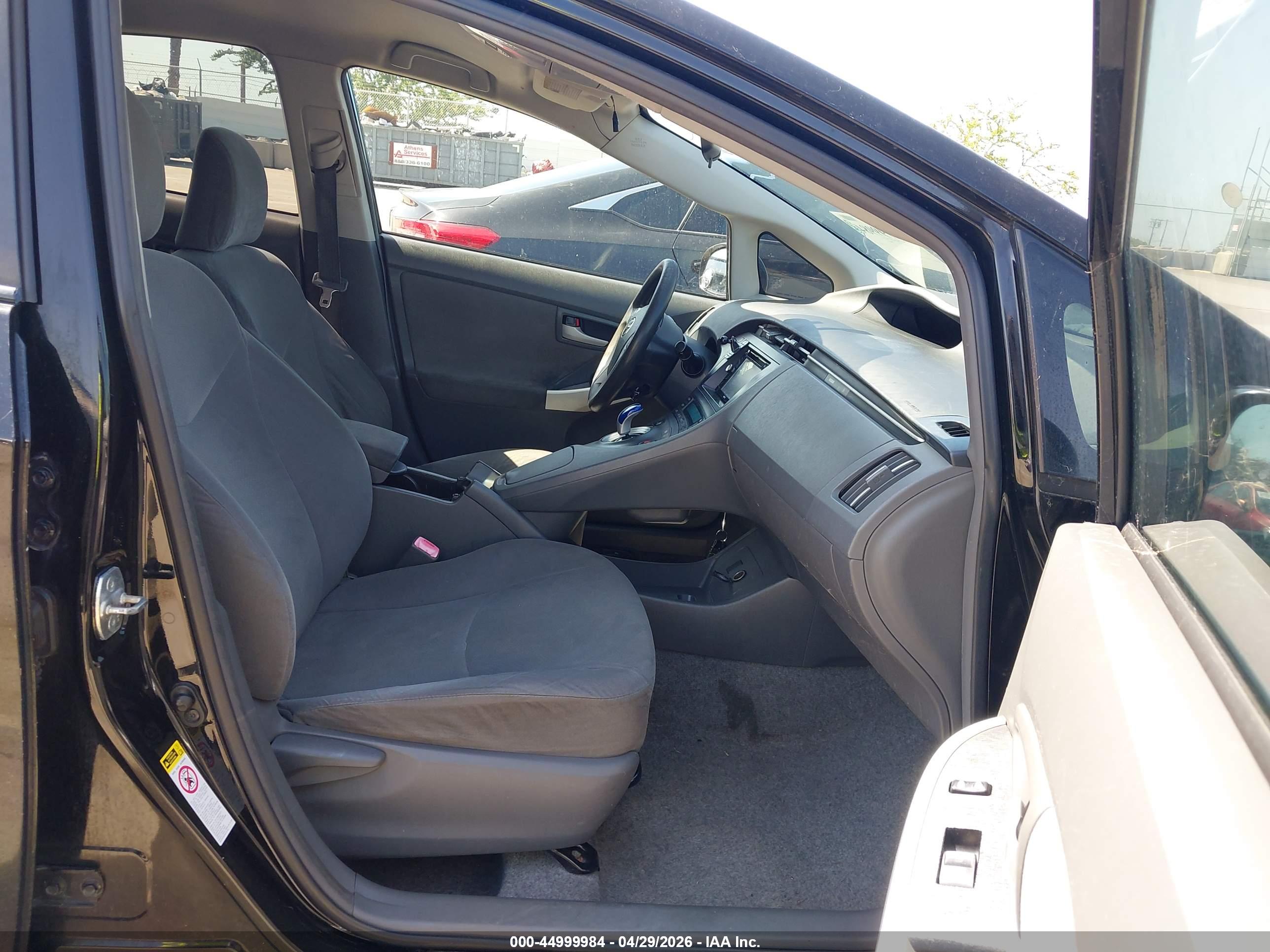 TOYOTA PRIUS image 5