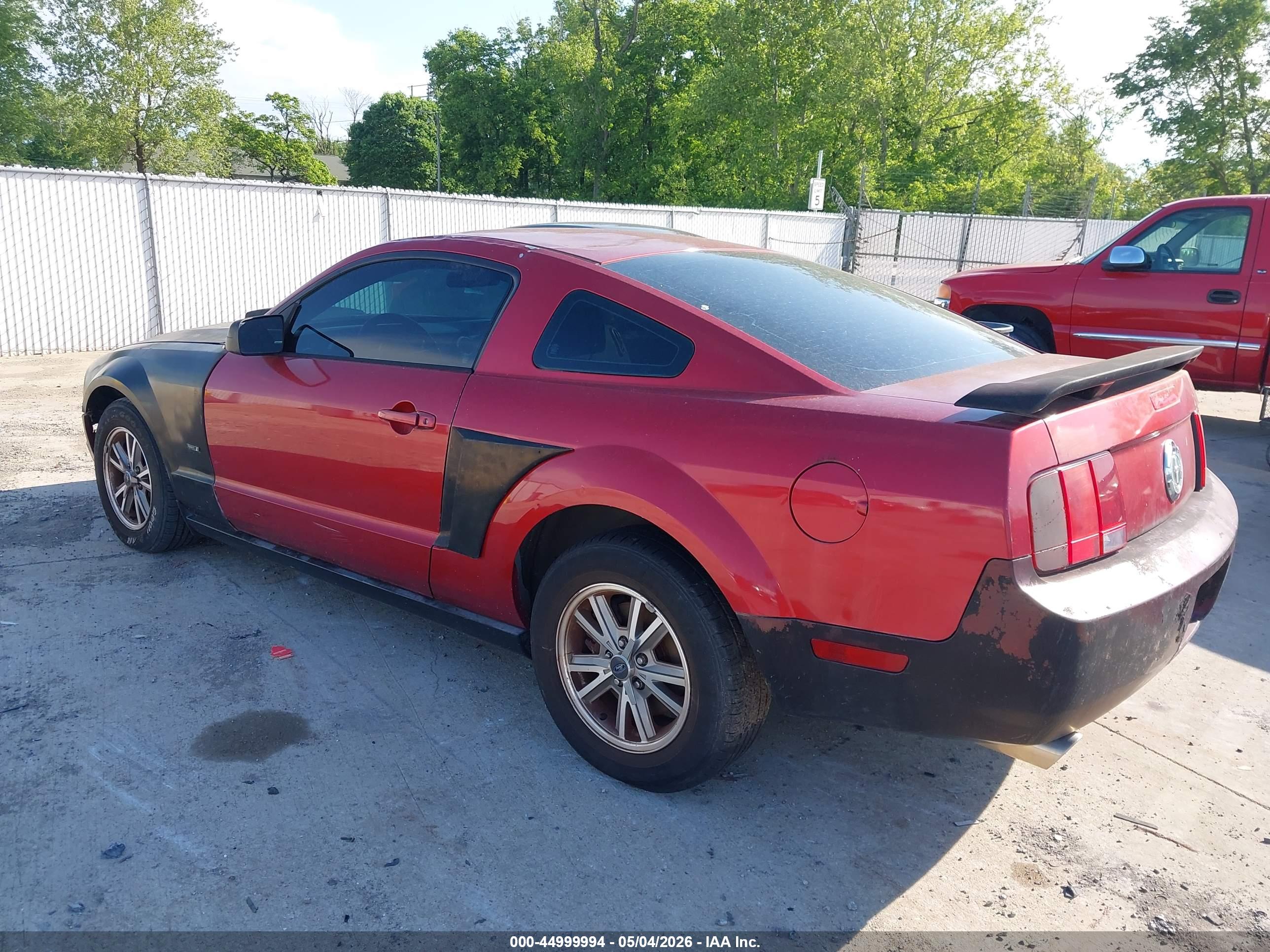 FORD MUSTANG image 3